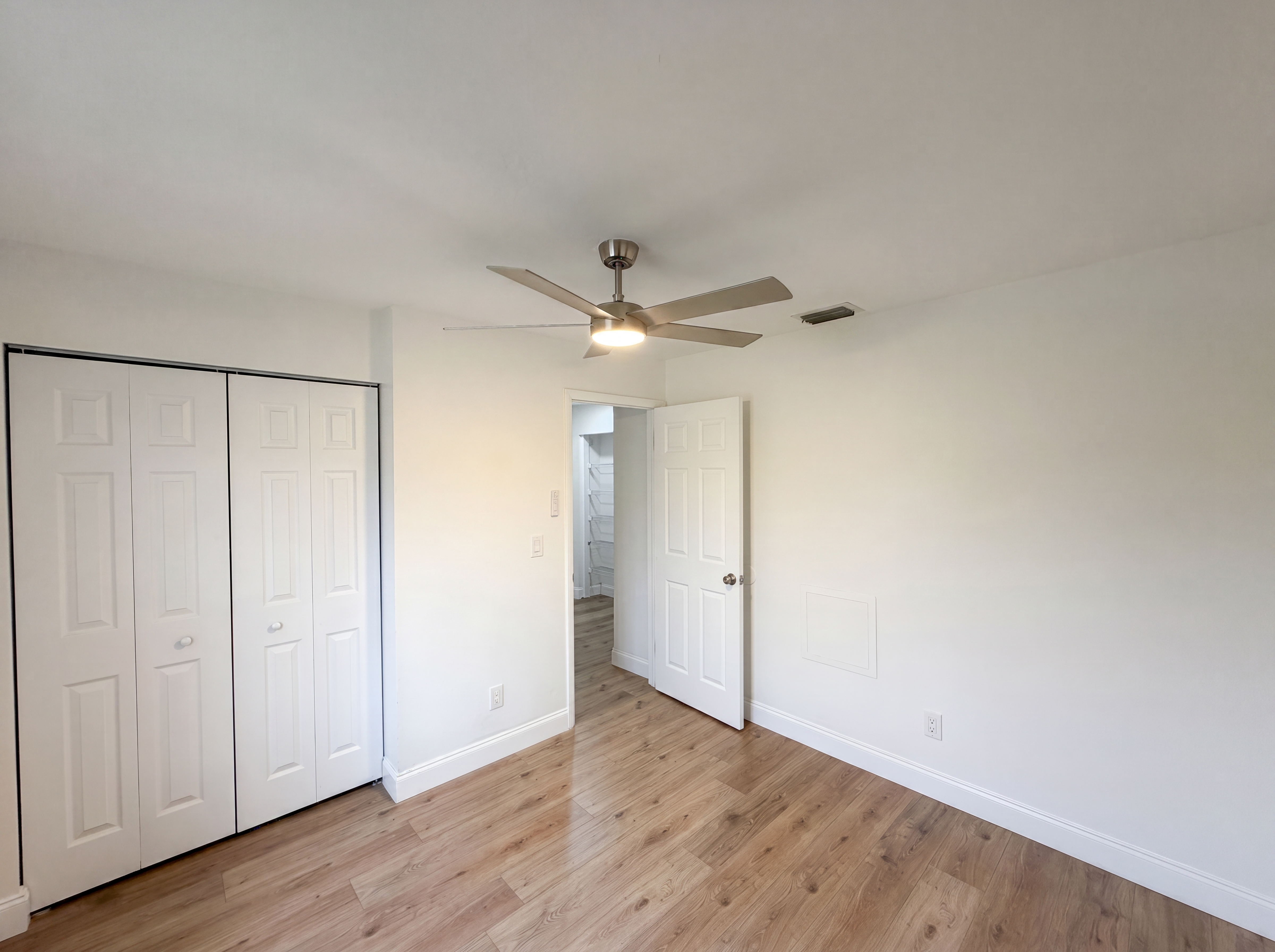 Photo 19 of 25 of 845 40th Ave S, Saint Petersburg, FL