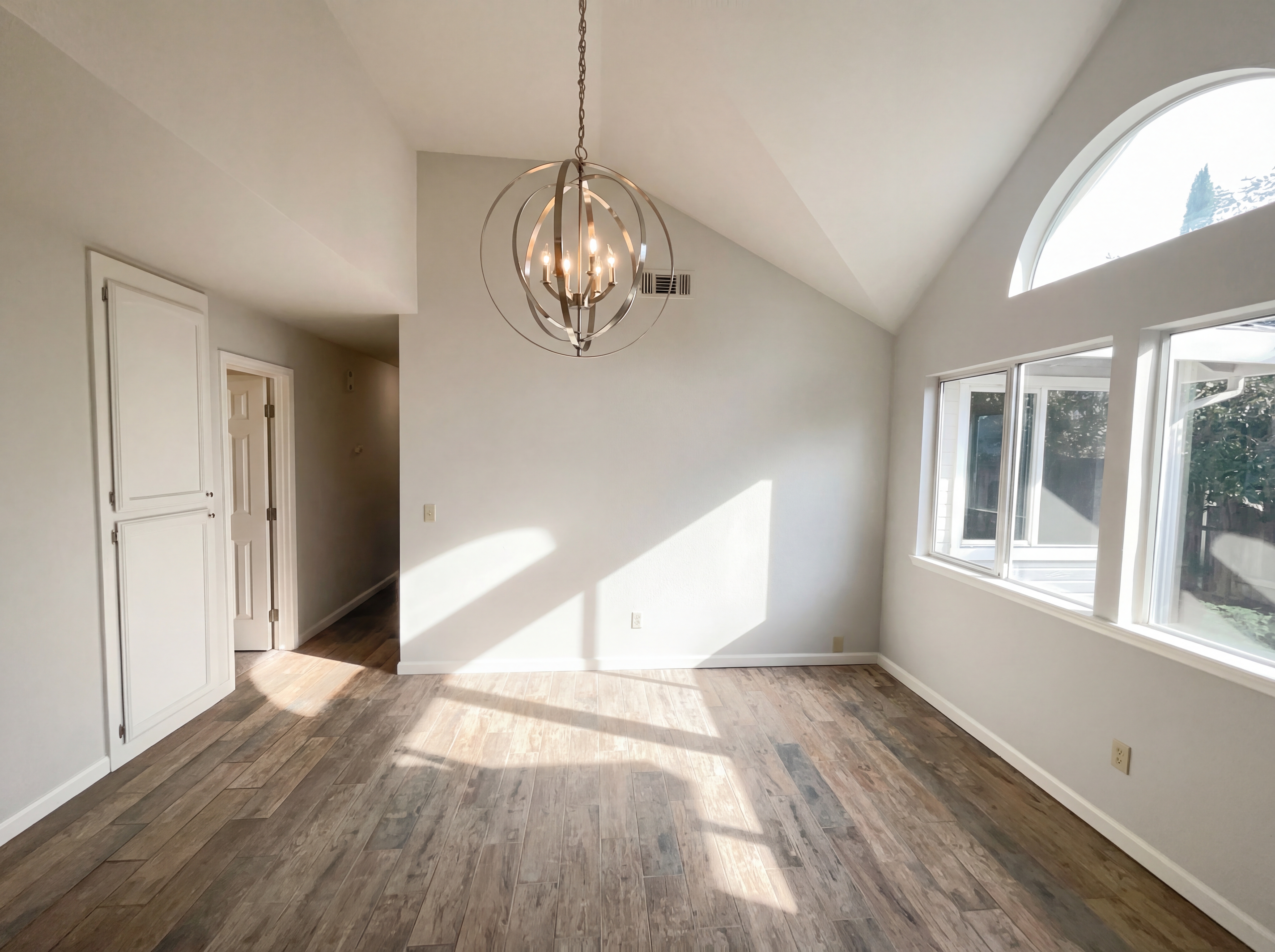 Photo 11 of 28 of 4744 Ponderay Ln, Sacramento, CA