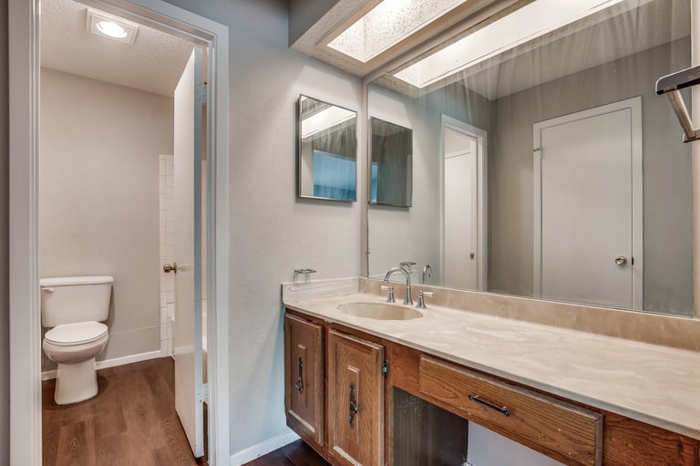Photo 14 of 26 - 1826 Caldwell Dr, Garland, TX 75041