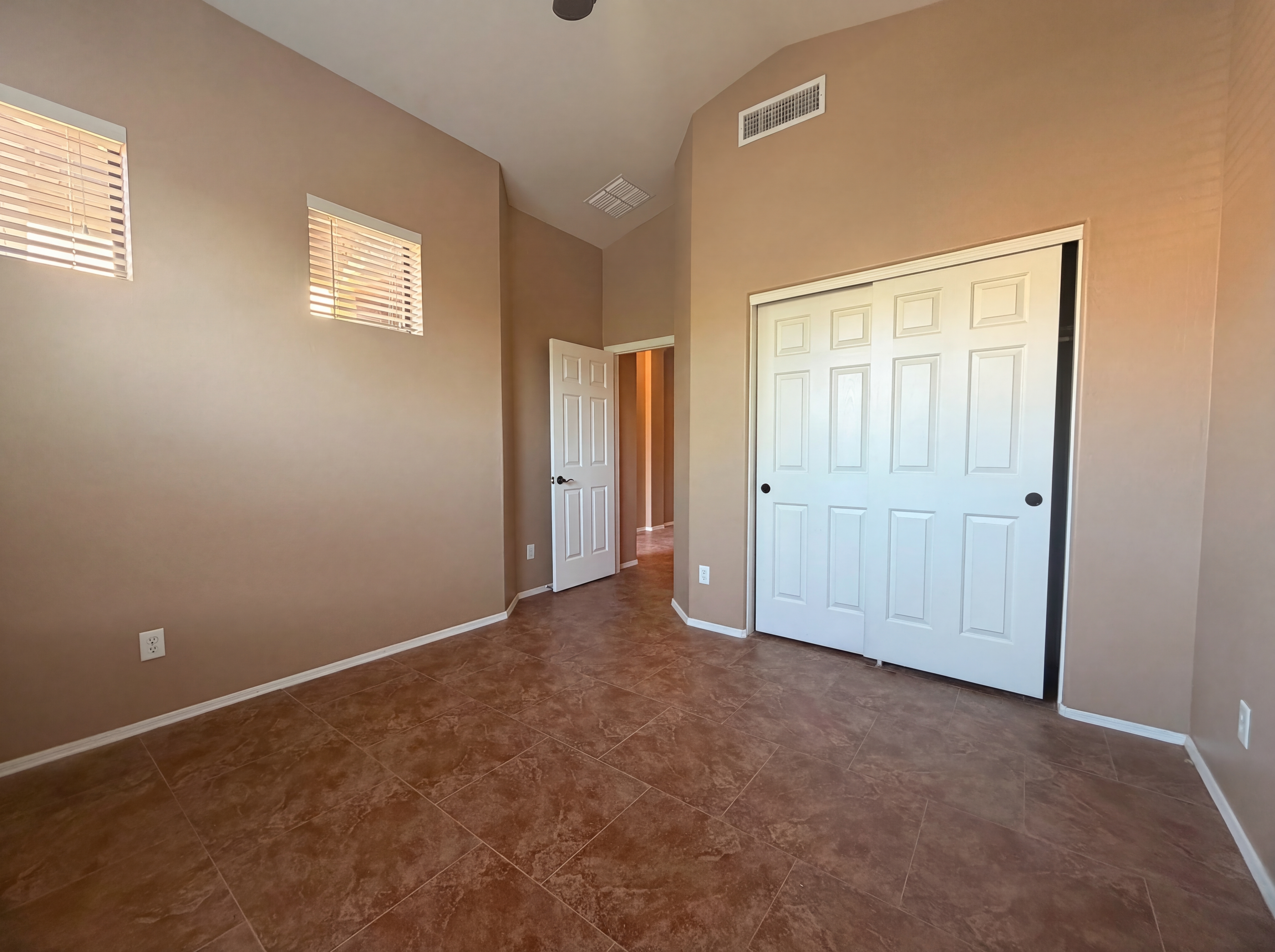 Photo 7 of 18 of 6915 E Portia St, Mesa, AZ