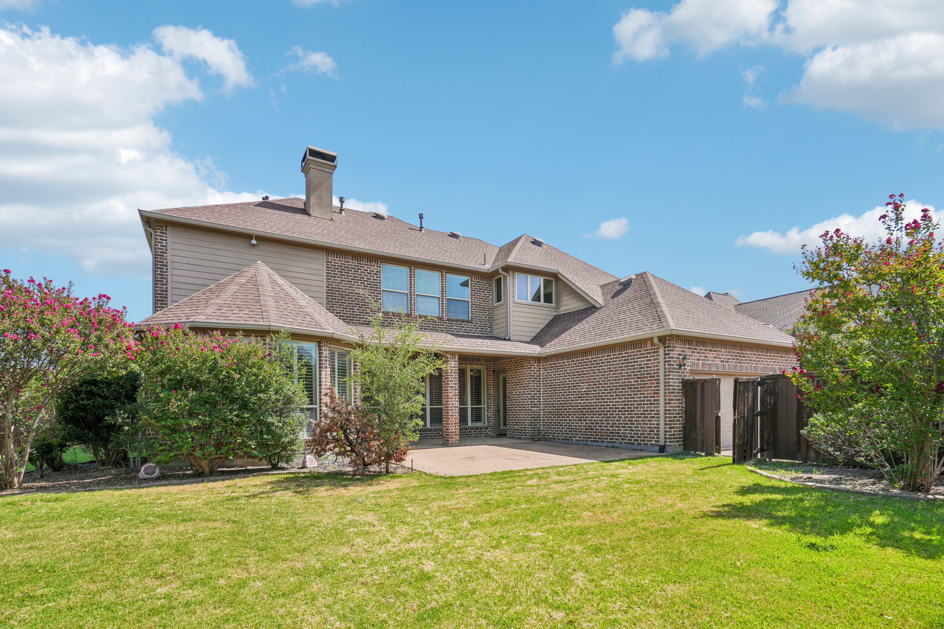 Photo 51 of 56 of 2800 Seven Shields Ln, Lewisville, TX
