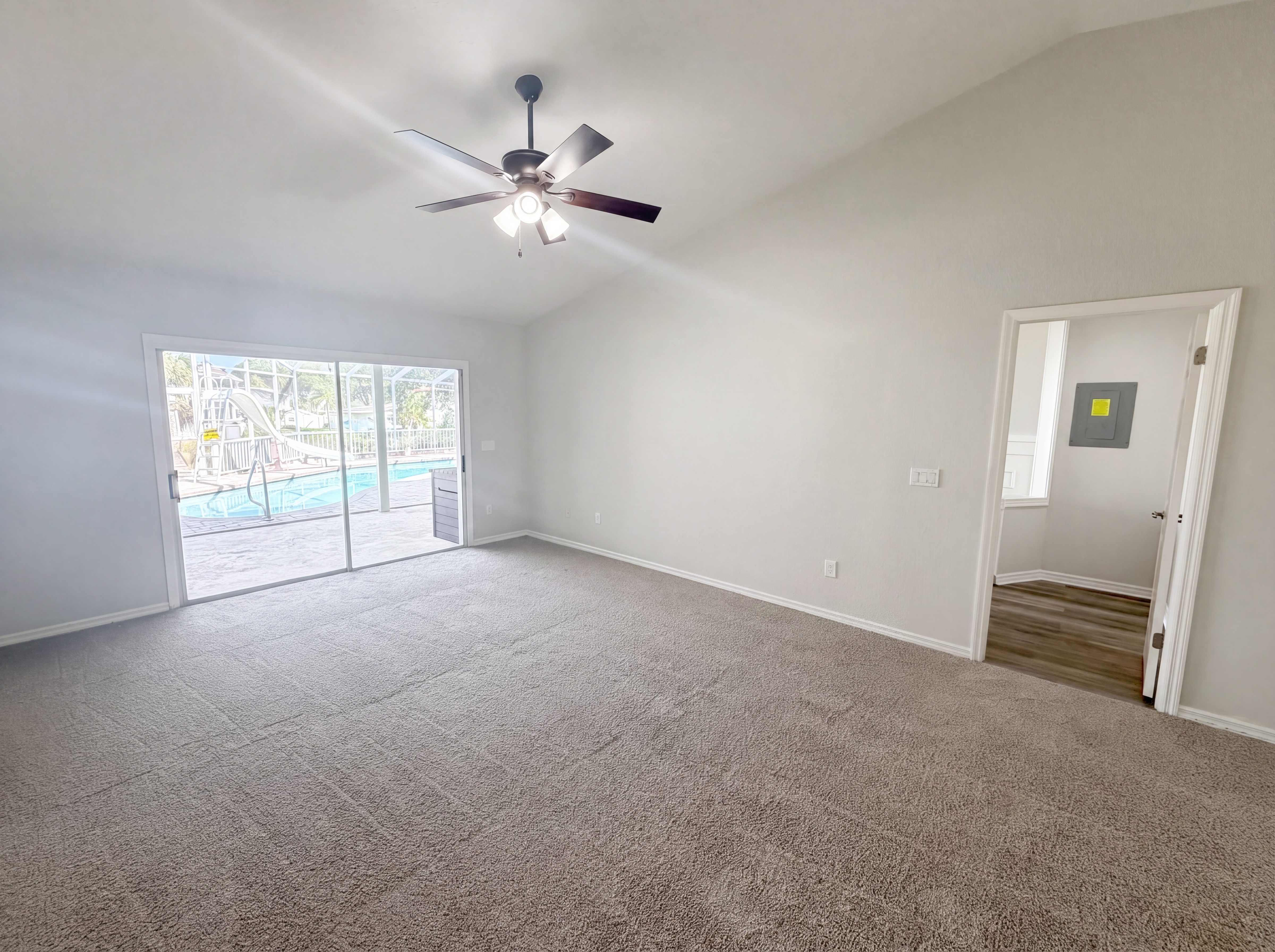 Photo 4 of 50 of 5609 Executive Dr, New Port Richey, FL