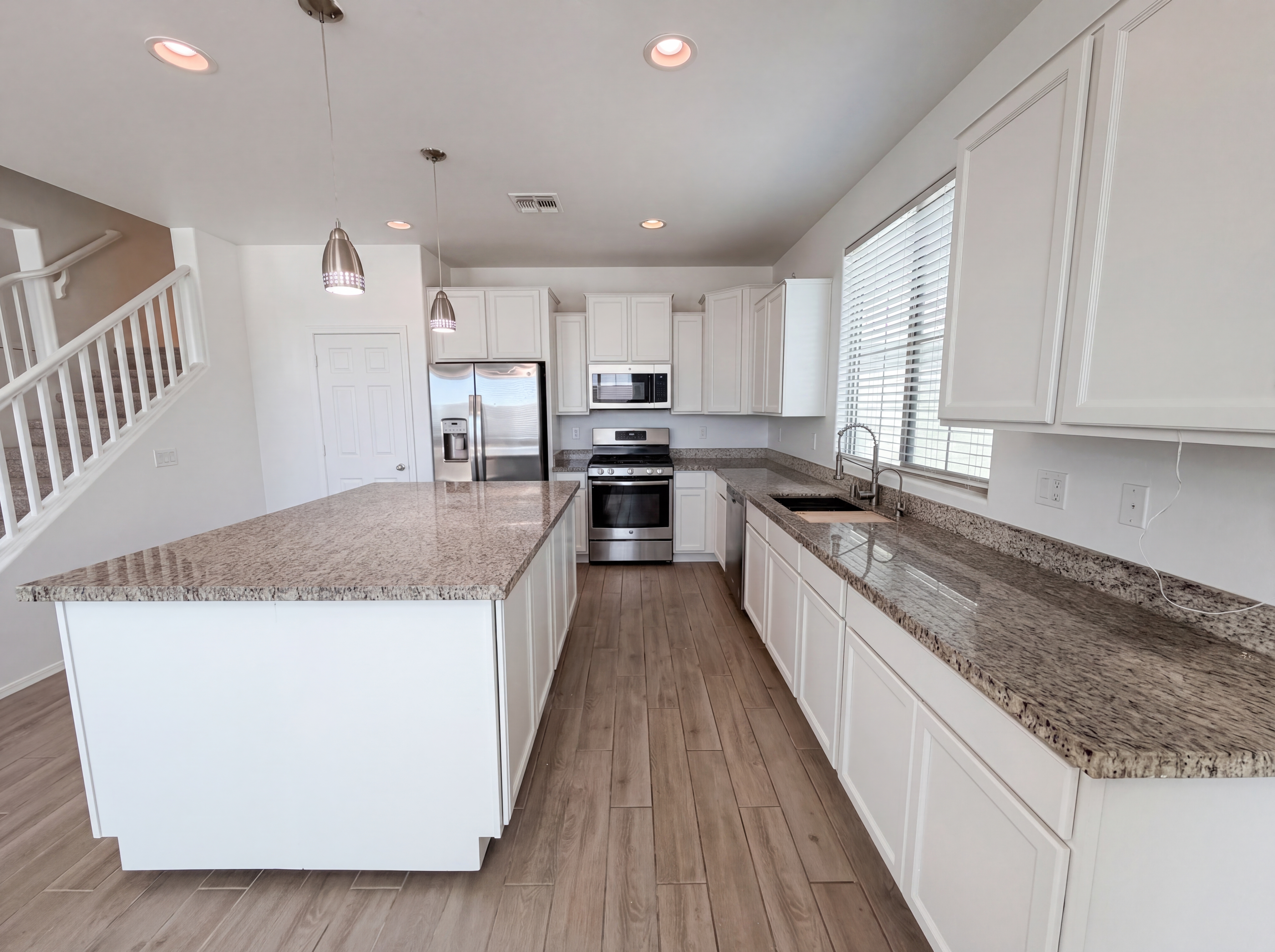 Photo 2 of 38 of 2909 S 121st Dr, Tolleson, AZ