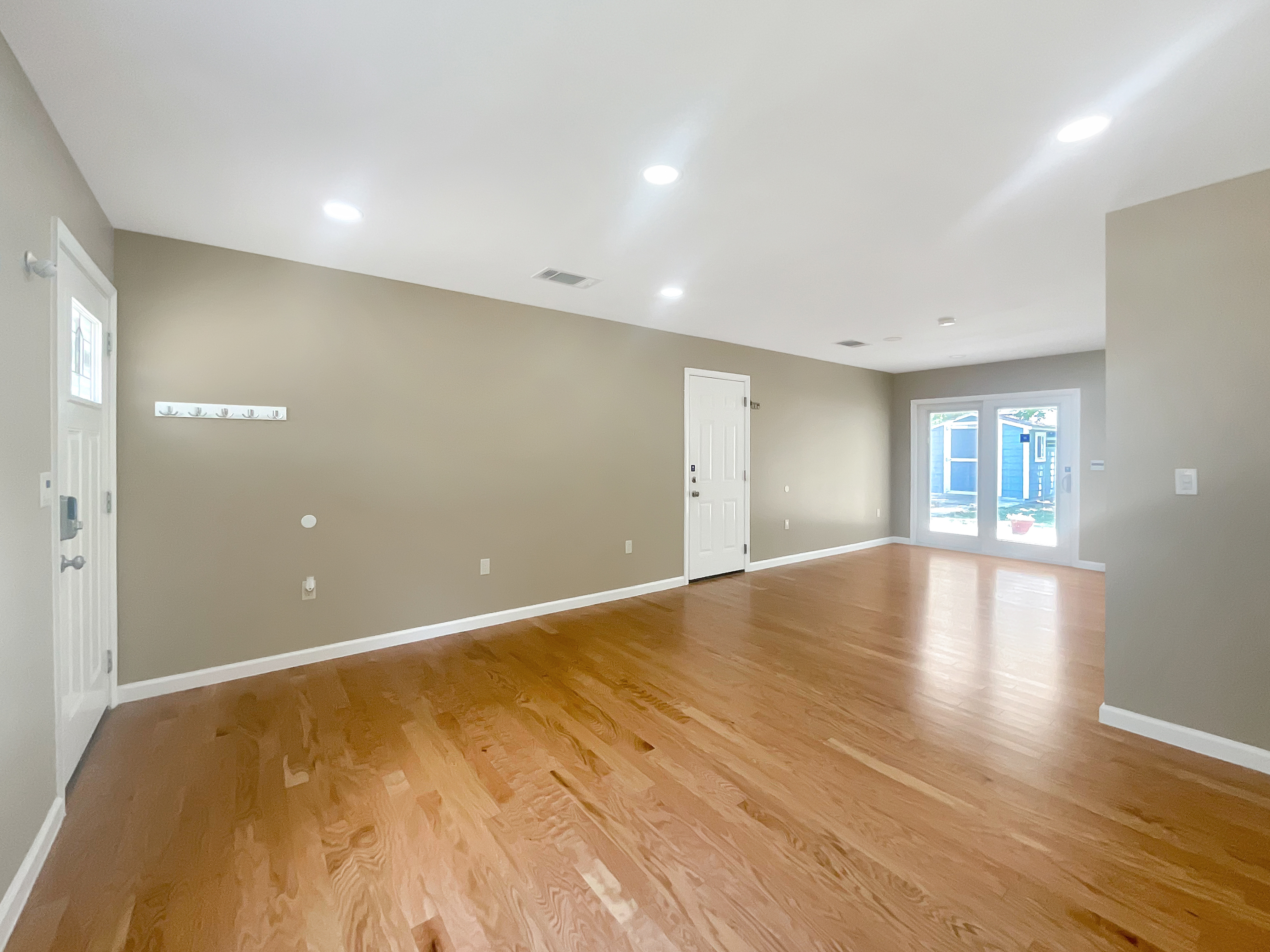 Photo 6 of 21 of 8801 Parkfield Dr, Austin, TX