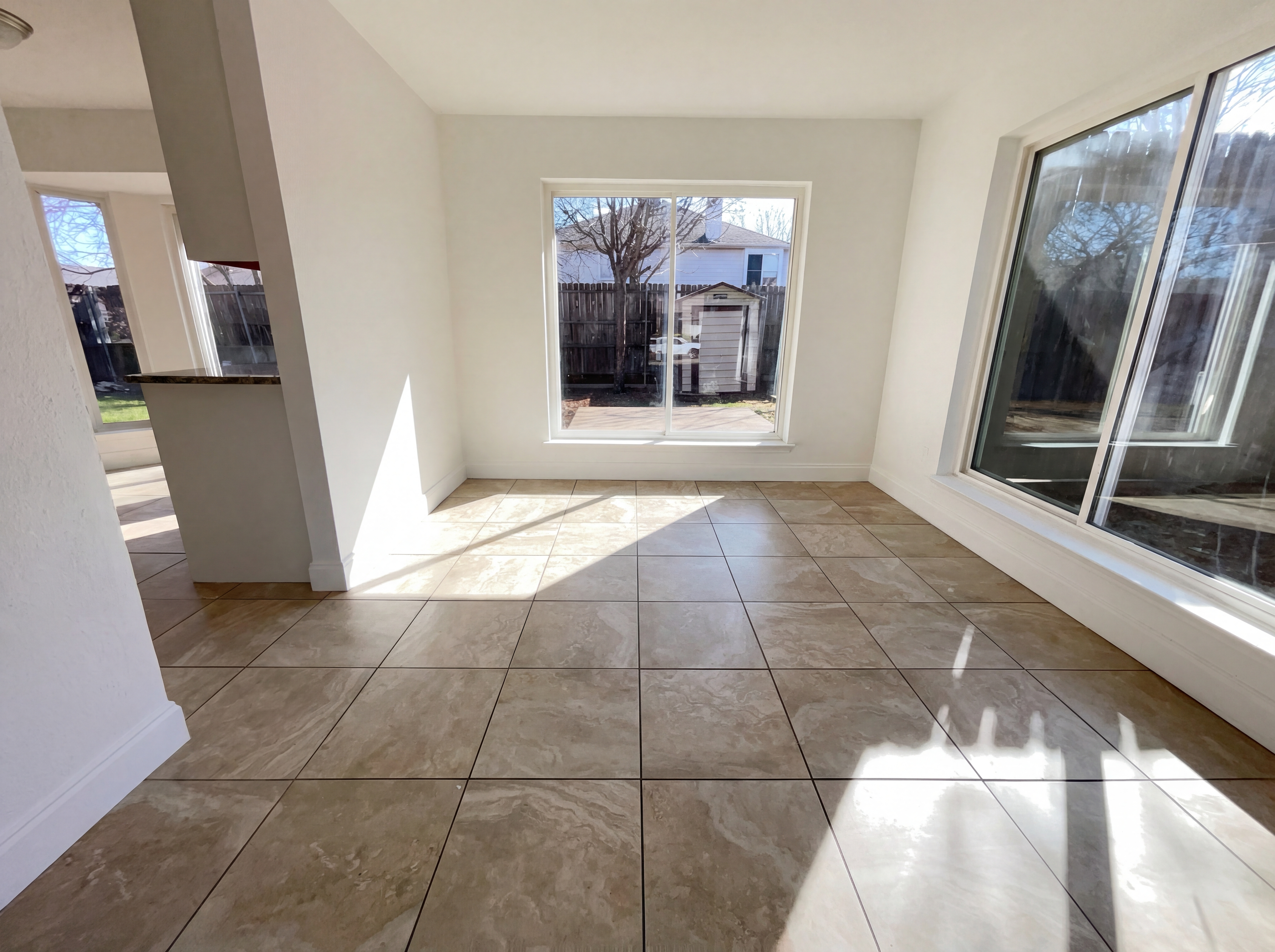 Photo 7 of 17 of 8321 Cloverglen Ln, Fort Worth, TX