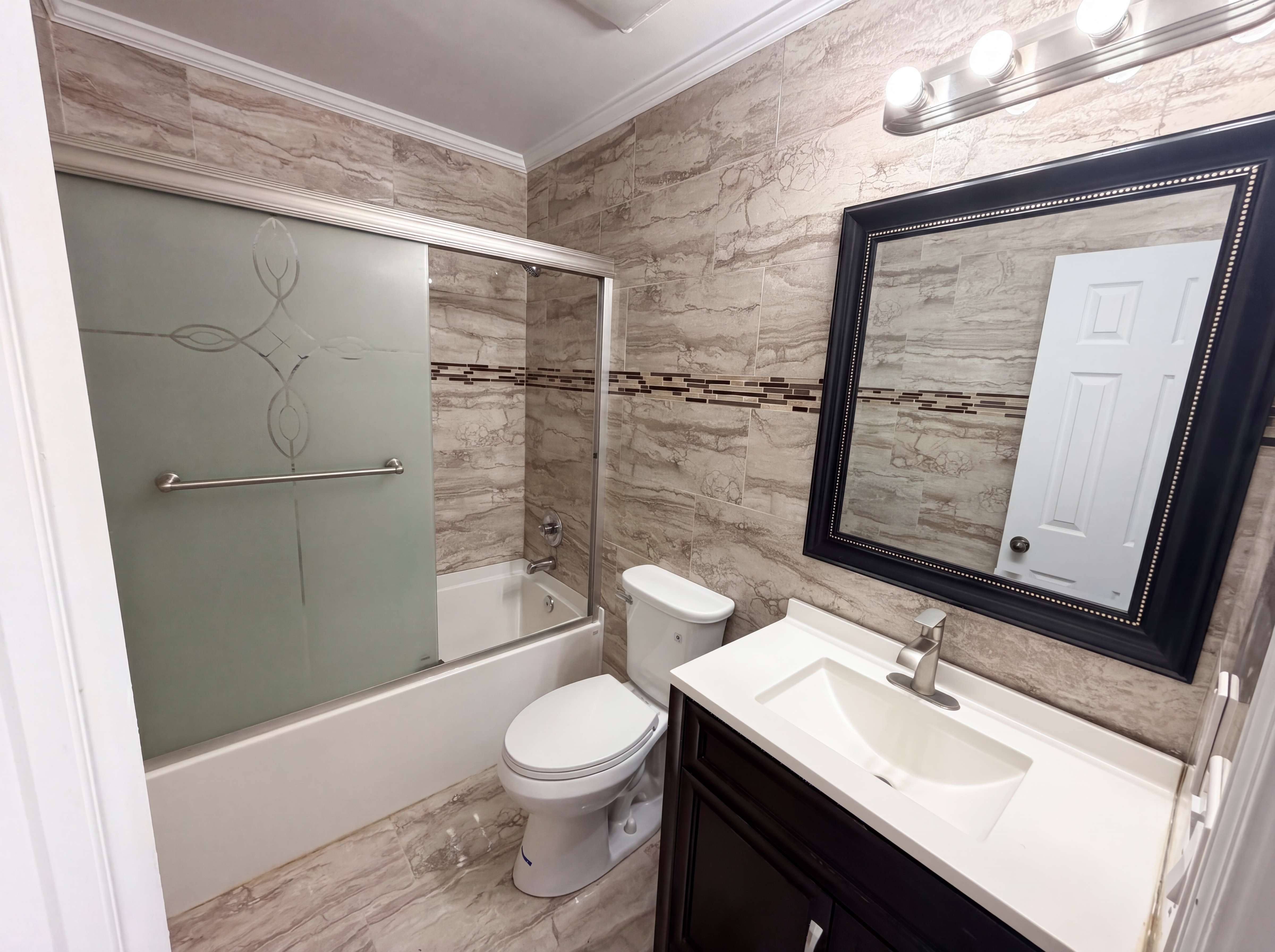 Photo 6 of 44 of 2102 Tidal Cv, Lawrenceville, GA