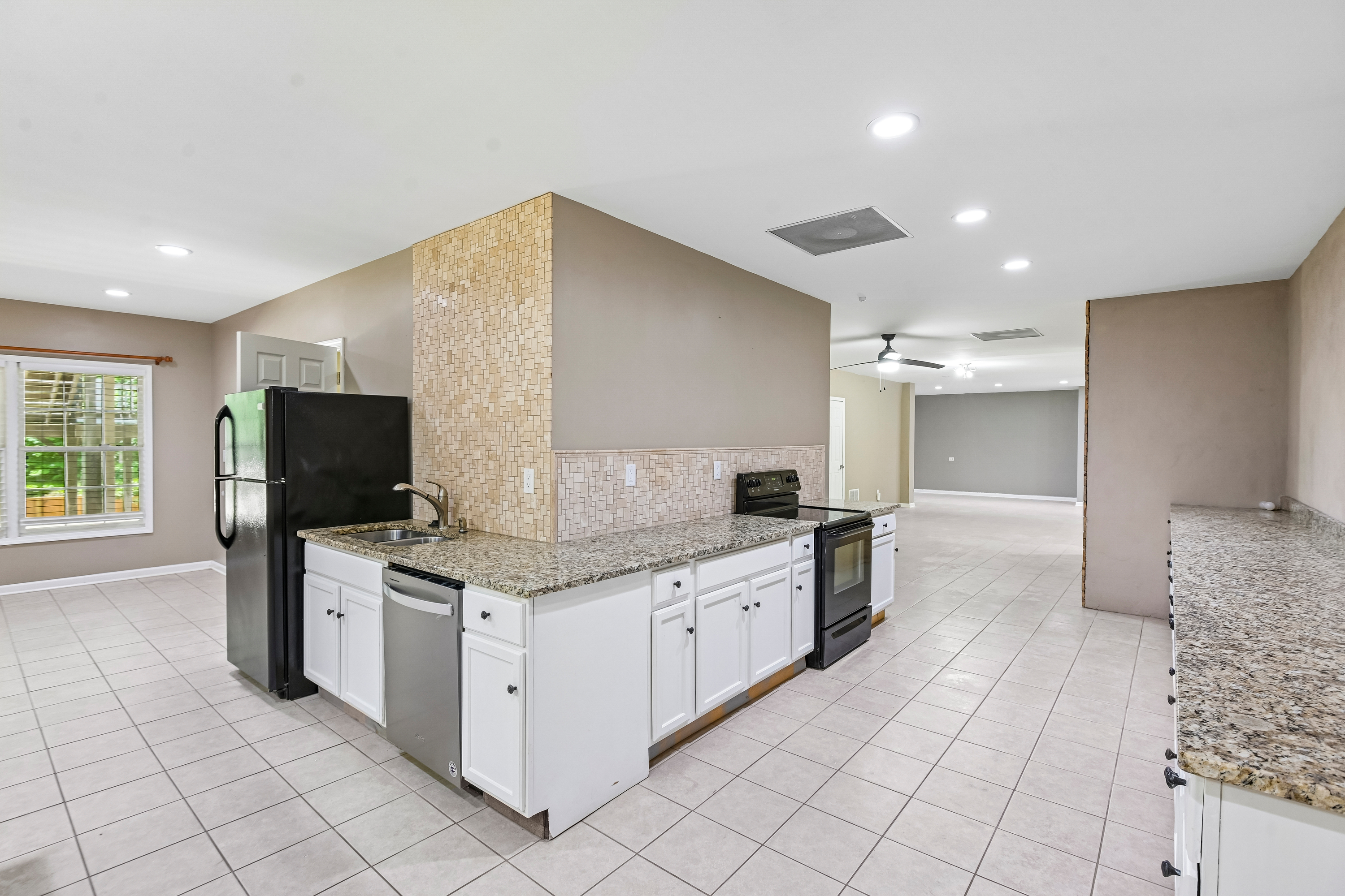 Photo 52 of 79 of 2077 Coolidge Way NW, Acworth, GA