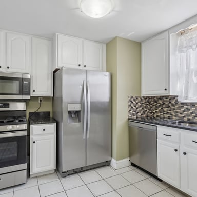 Property photo 2 of 14606 Bartter Ave
