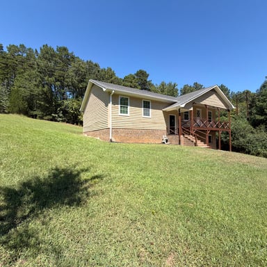 Property photo 1 of 670 Mount Pleasant Rd W