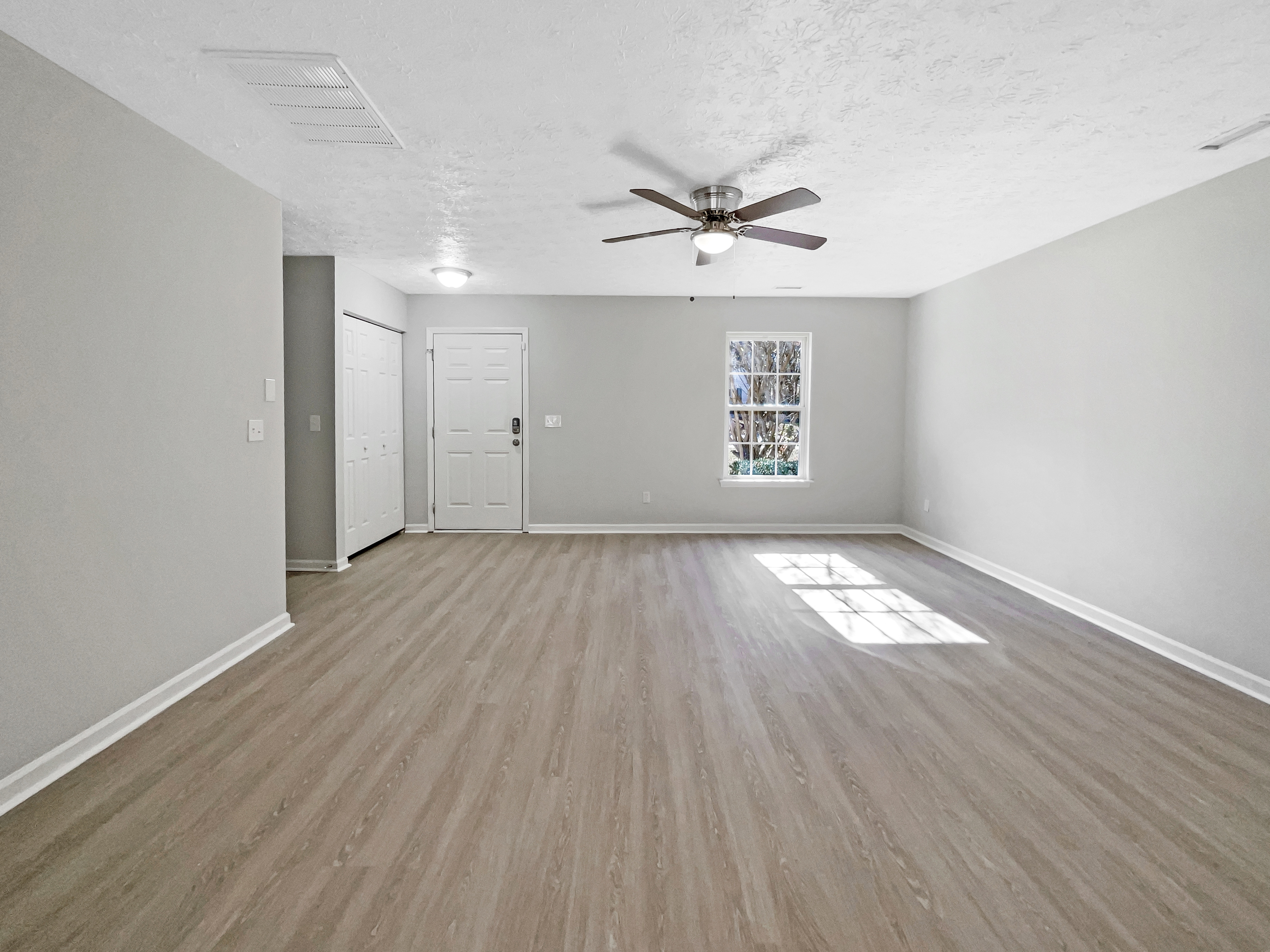 Photo 10 of 17 of 5713 Forest Point Rd, Raleigh, NC