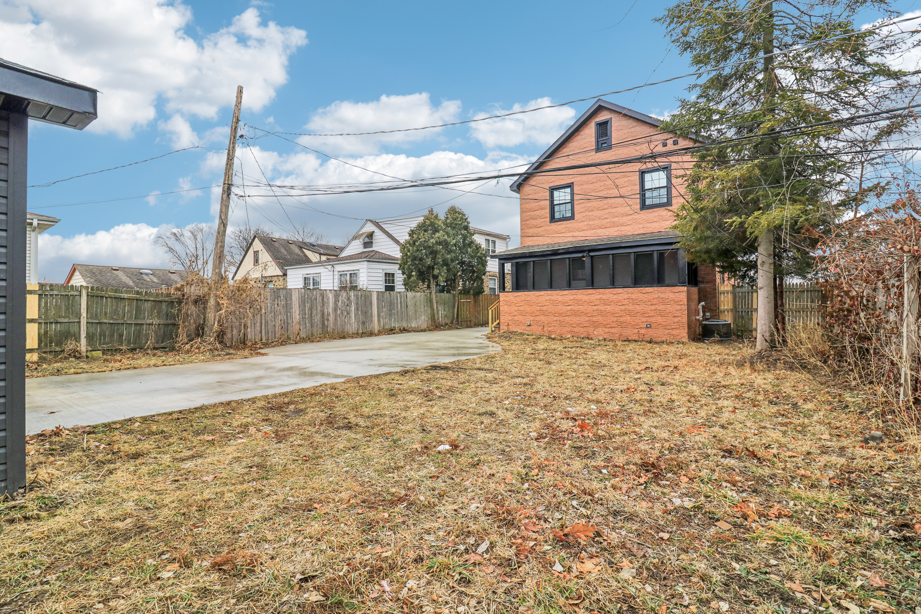 Photo 35 of 48 of 1509 Center St, Des Plaines, IL