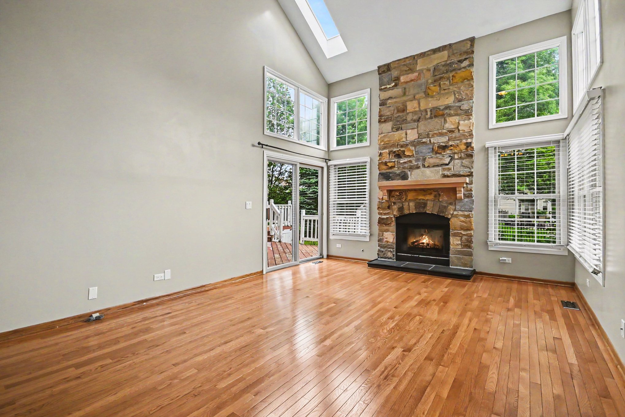 Photo 3 of 28 of 865 Warwick Ln, Lake Zurich, IL