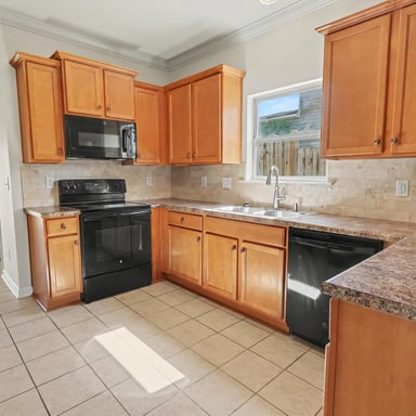 Property photo 2 of 162 Ashby St