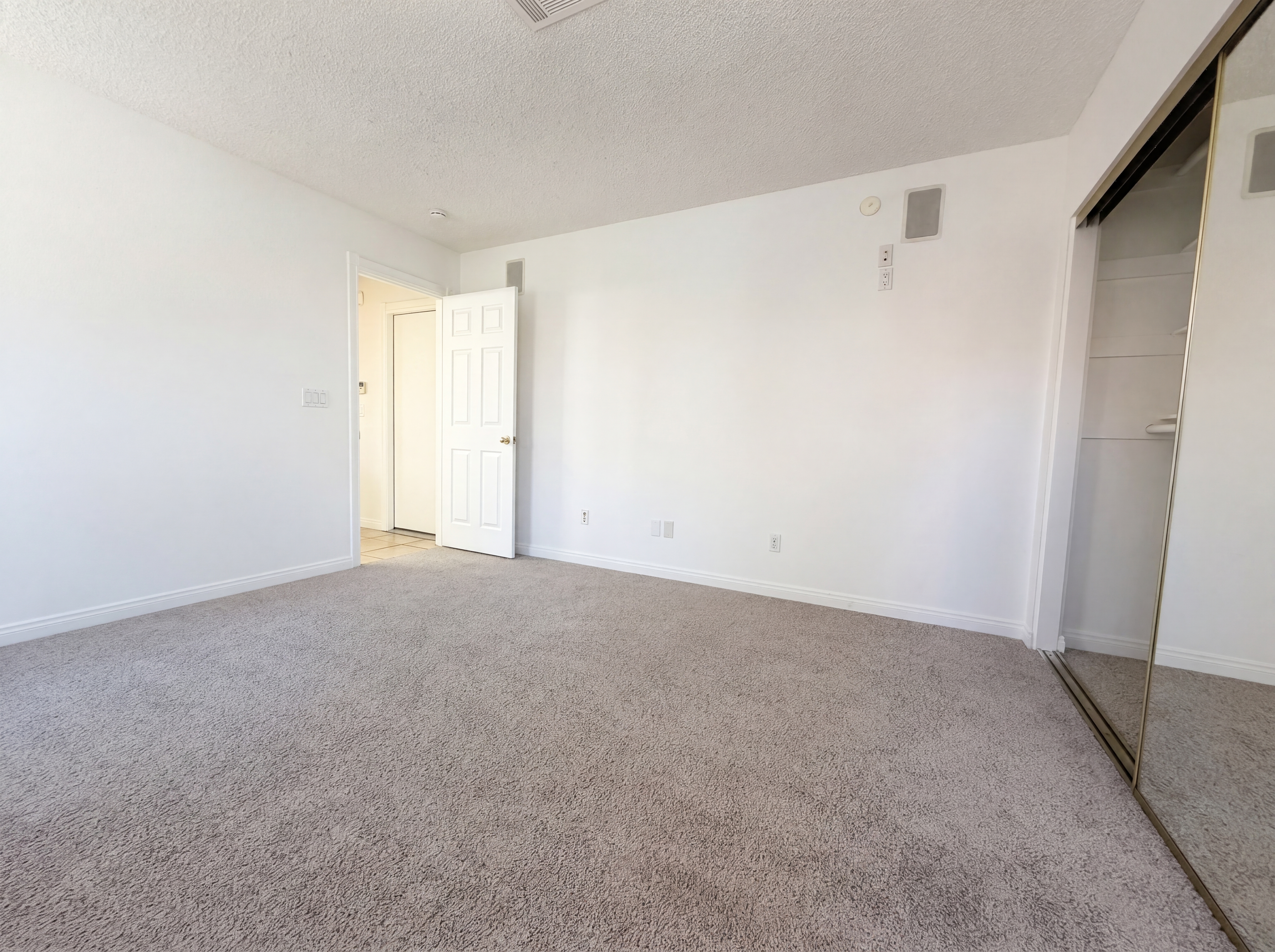 Photo 10 of 21 of 699 Thousand Oaks Dr, Las Vegas, NV