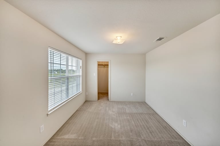 Photo 22 of 28 - 252 Rock Meadow Dr, Crowley, TX 76036
