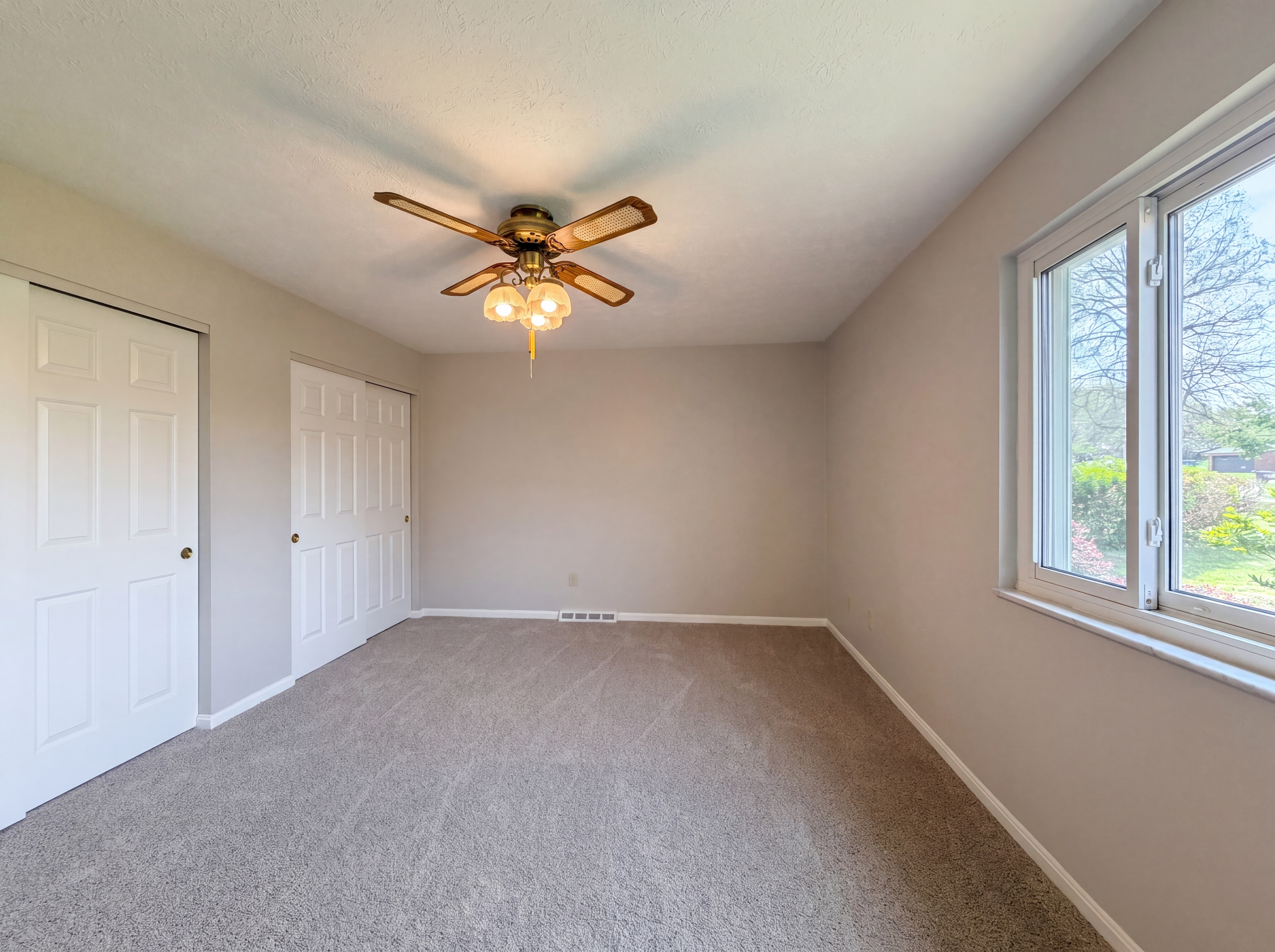 Photo 16 of 22 of 2086 Resor Rd, Fairfield, OH
