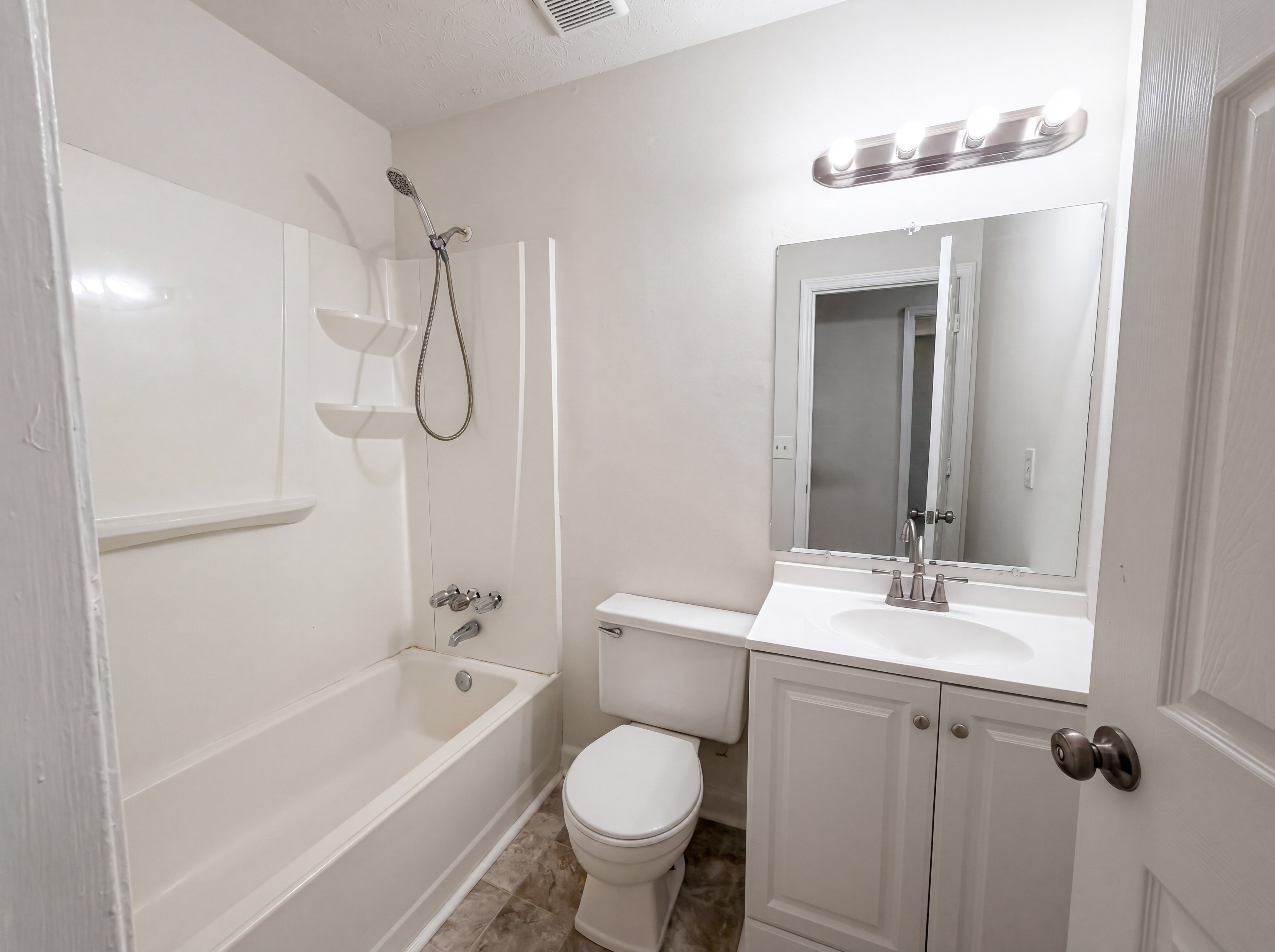 Photo 13 of 20 of 817 Greenhedge Way, Stone Mountain, GA