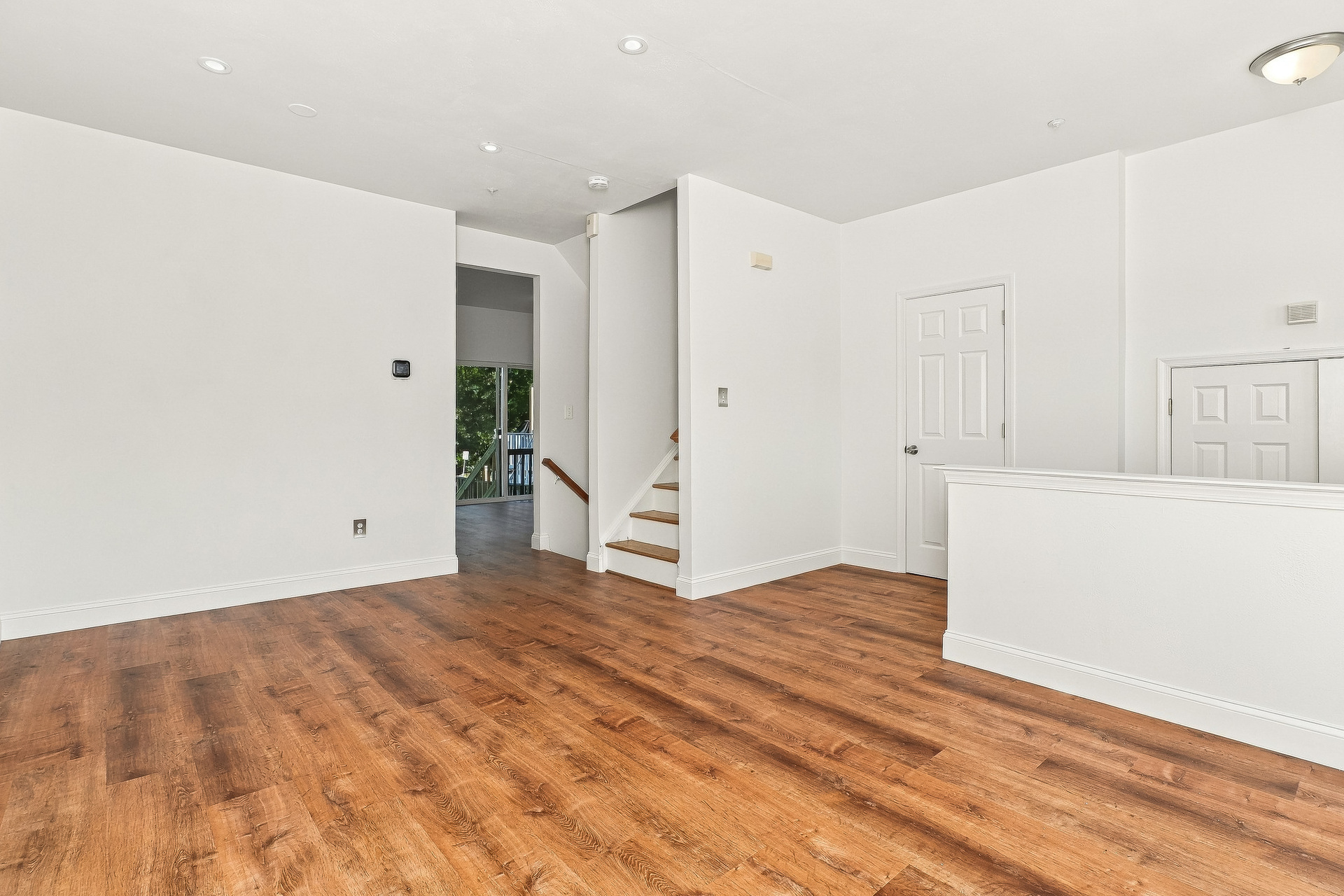 Photo 6 of 23 of 4042 Tahoe Pl, White Plains, MD