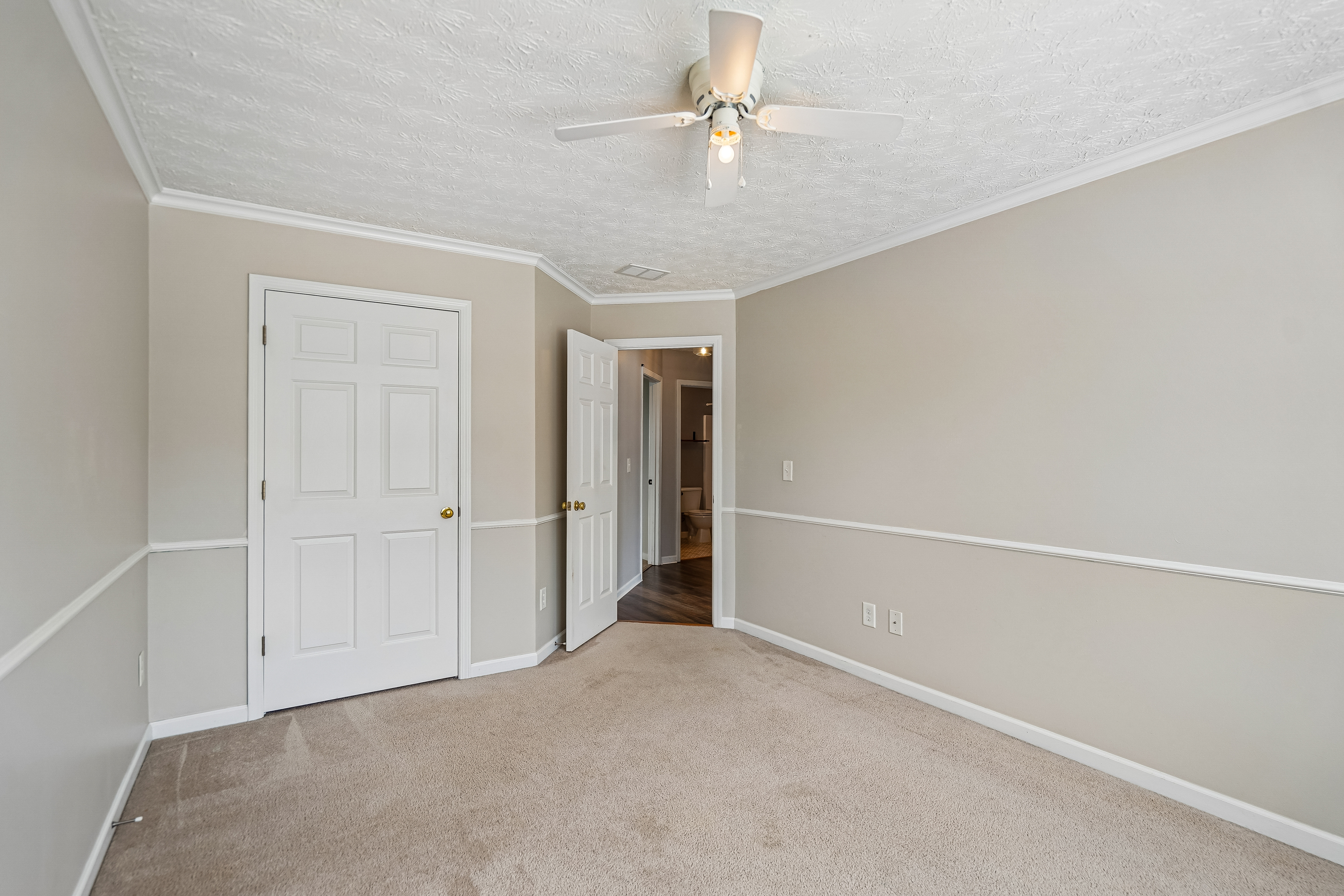 Photo 27 of 31 of 2213 Skylar Leigh Dr, Buford, GA