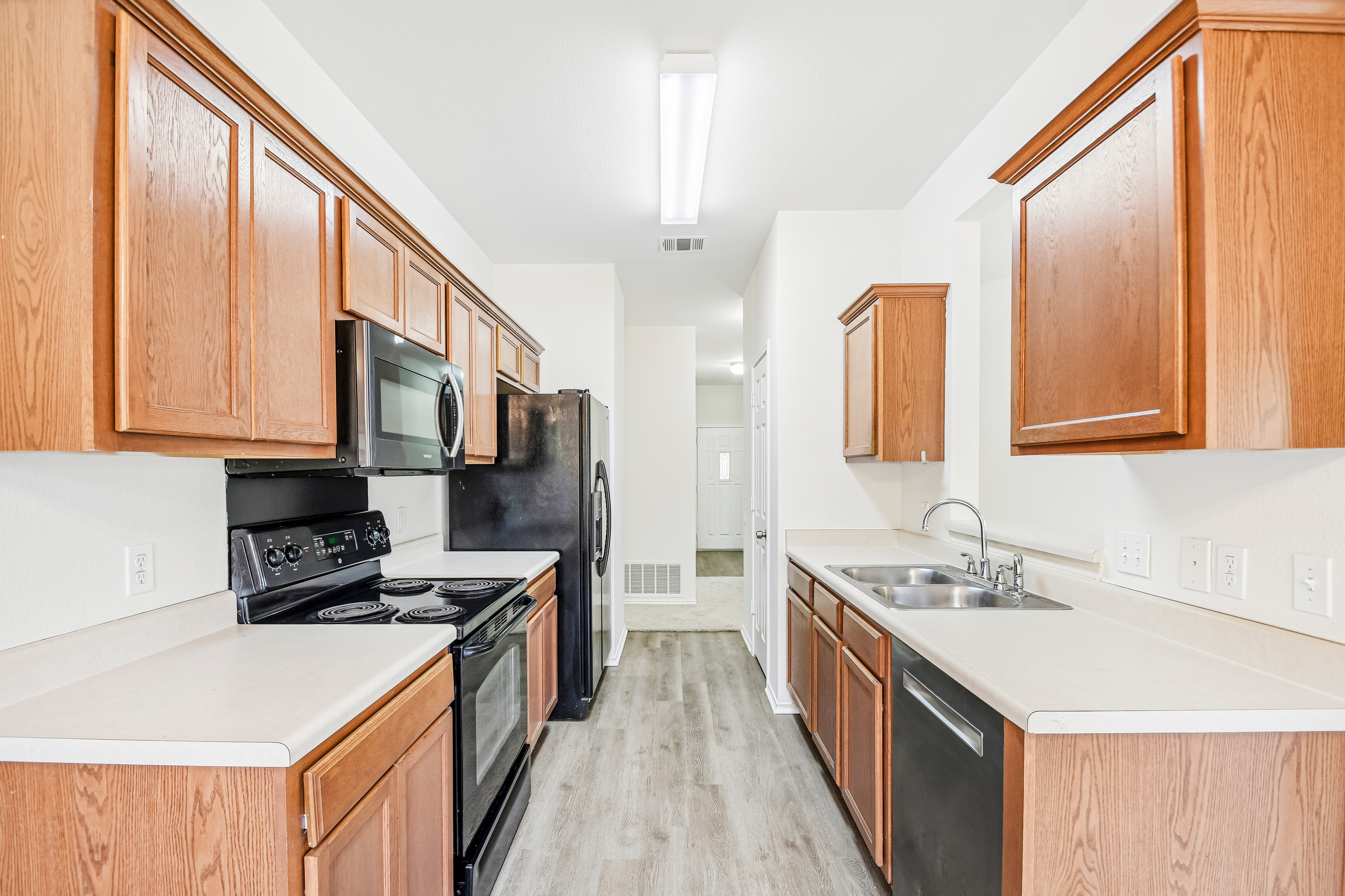 Photo 2 of 19 of 259 Coal Dr, Jarrell, TX