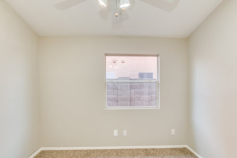 Photo 16 of 24 - 7760 W Julie Dr, Glendale, AZ 85308