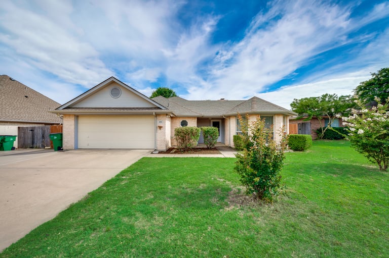Photo 29 of 30 - 402 Roan Ln, Red Oak, TX 75154