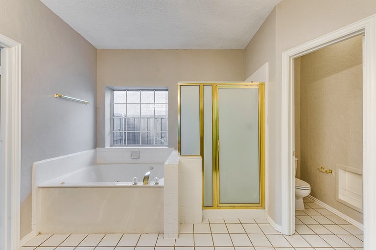 Photo 24 of 38 - 404 Pecan Hollow Dr, Coppell, TX 75019