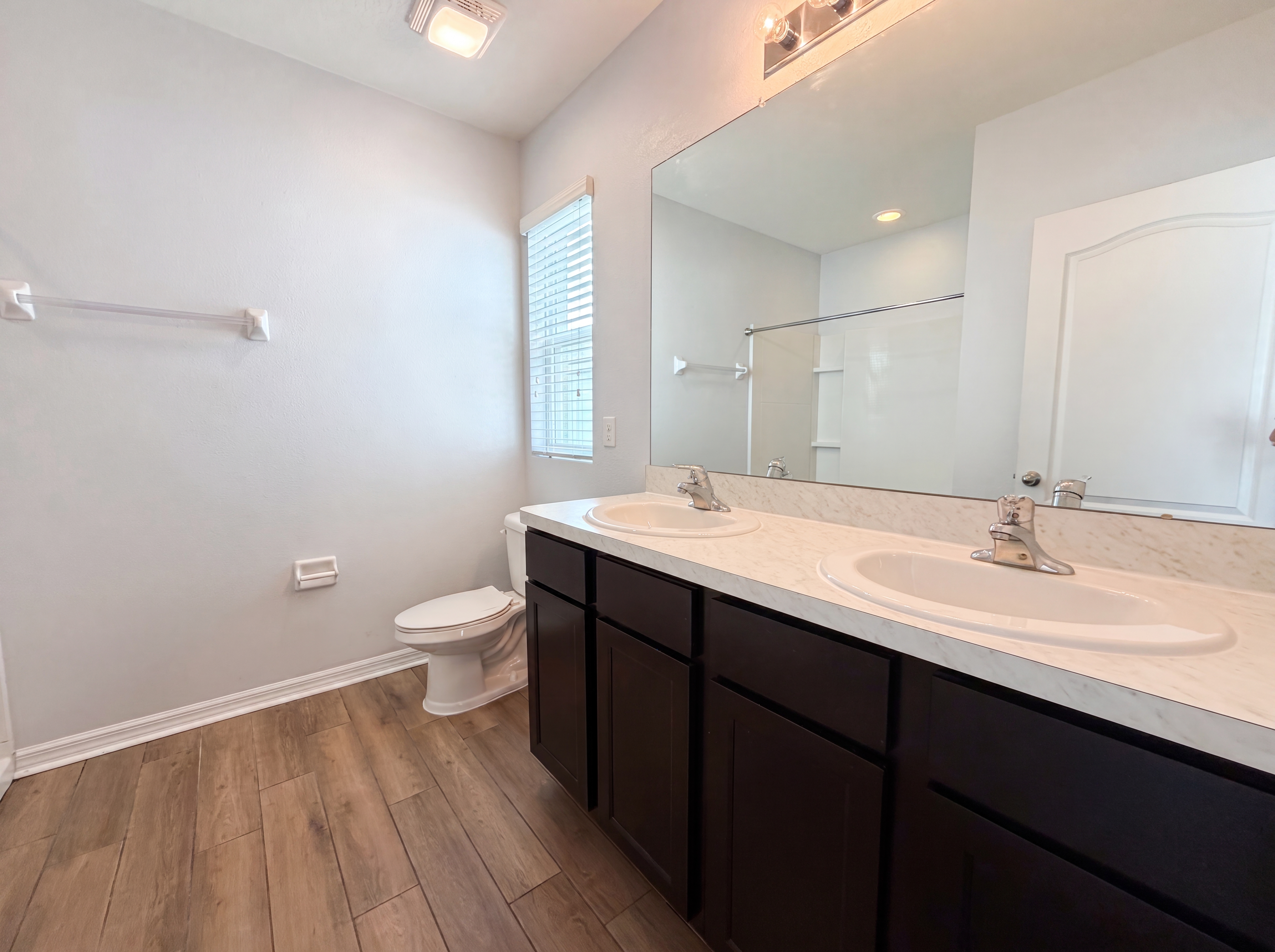 Photo 18 of 25 of 5805 71st St E, Palmetto, FL
