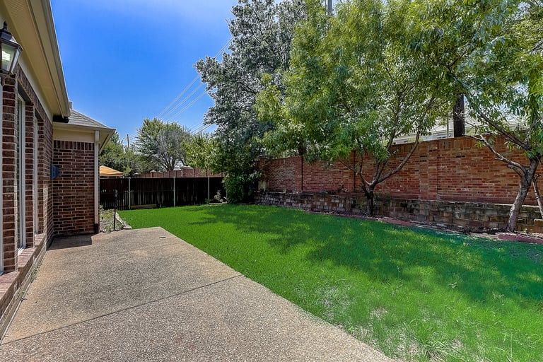 Photo 30 of 42 - 8305 Foothill Dr, Plano, TX 75024