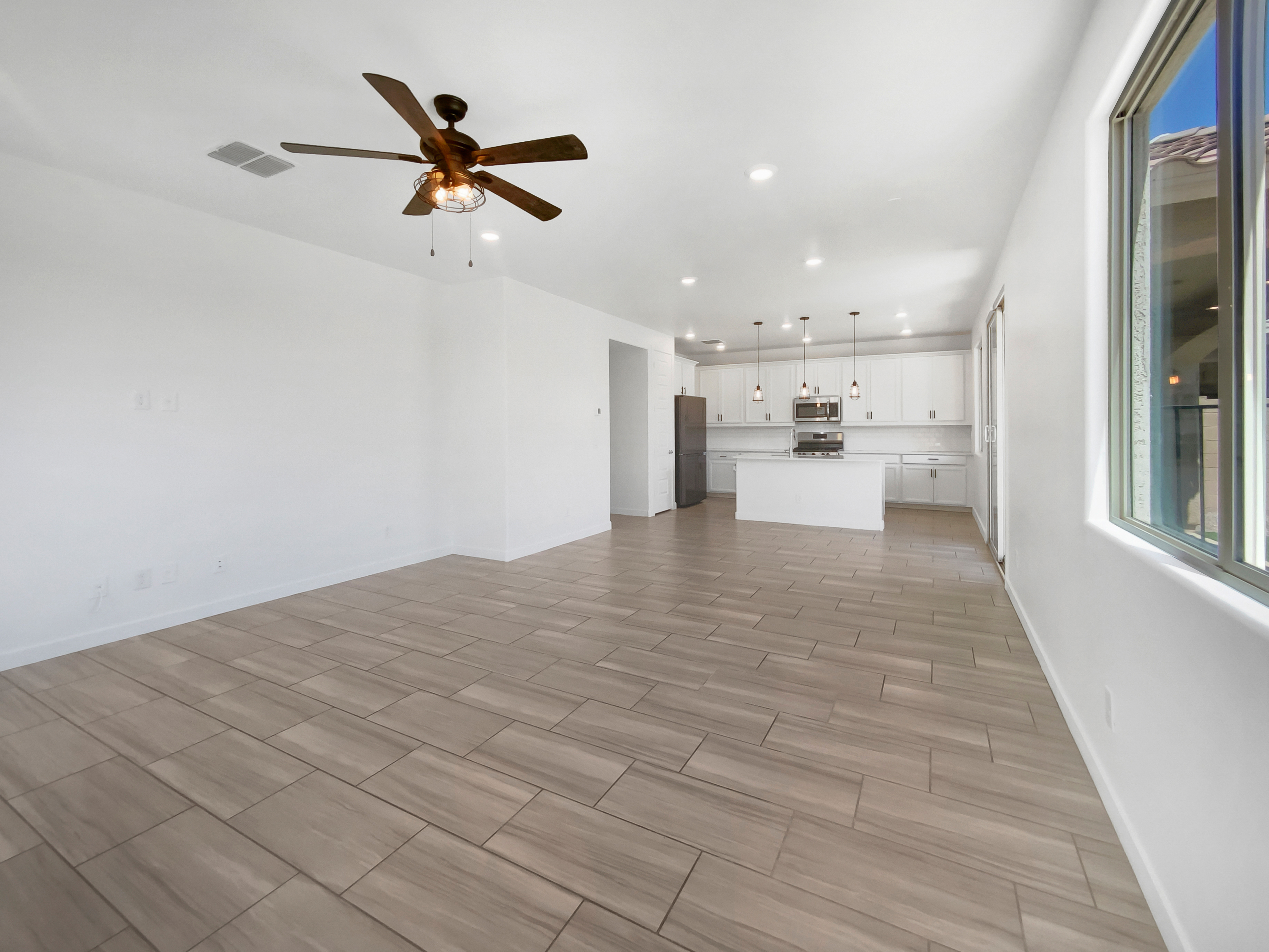 Photo 3 of 20 of 297 W Tamarack Dr, San Tan Valley, AZ