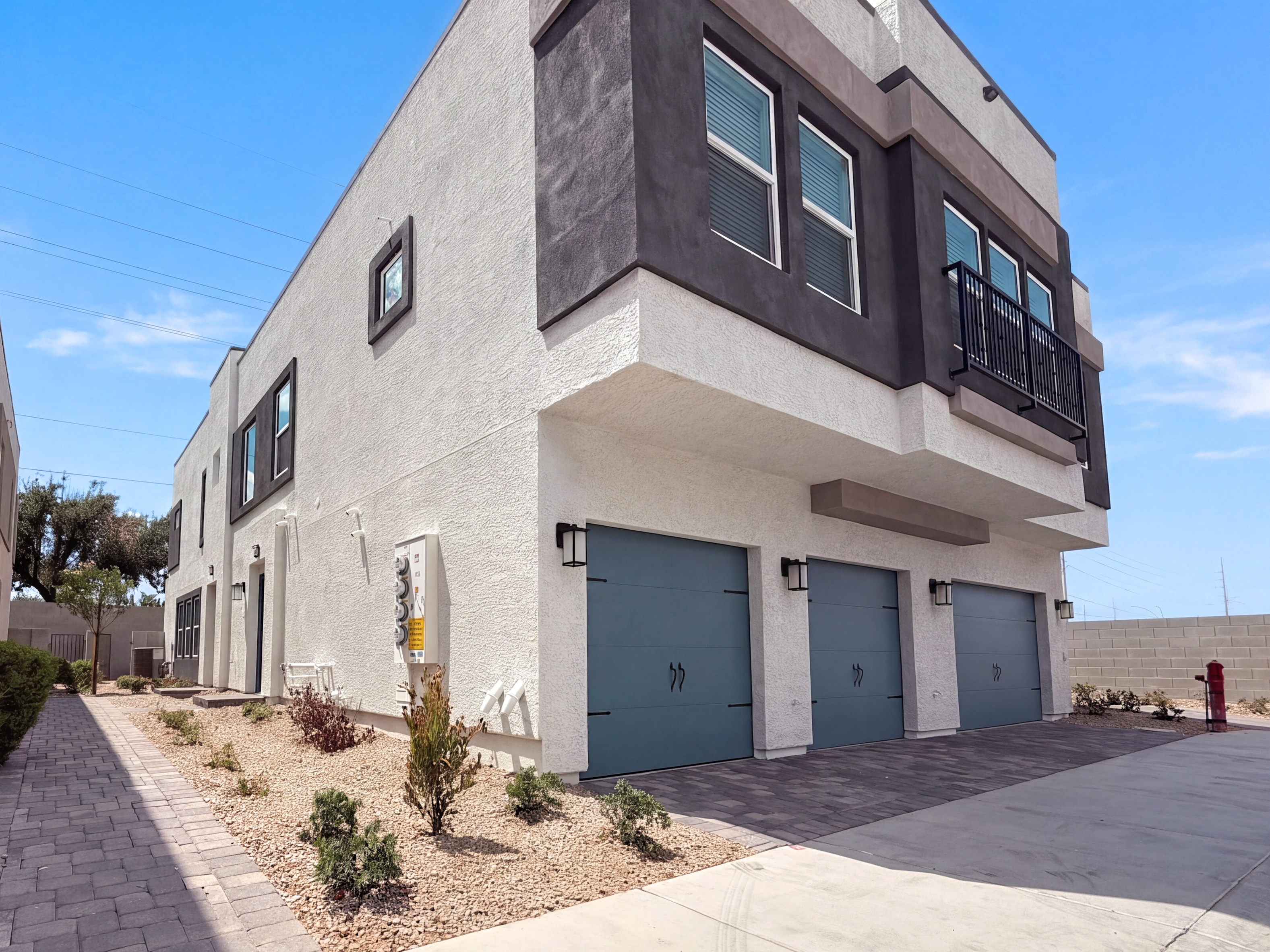 Photo 2 of 27 of 543 Bellum Dr, Henderson, NV