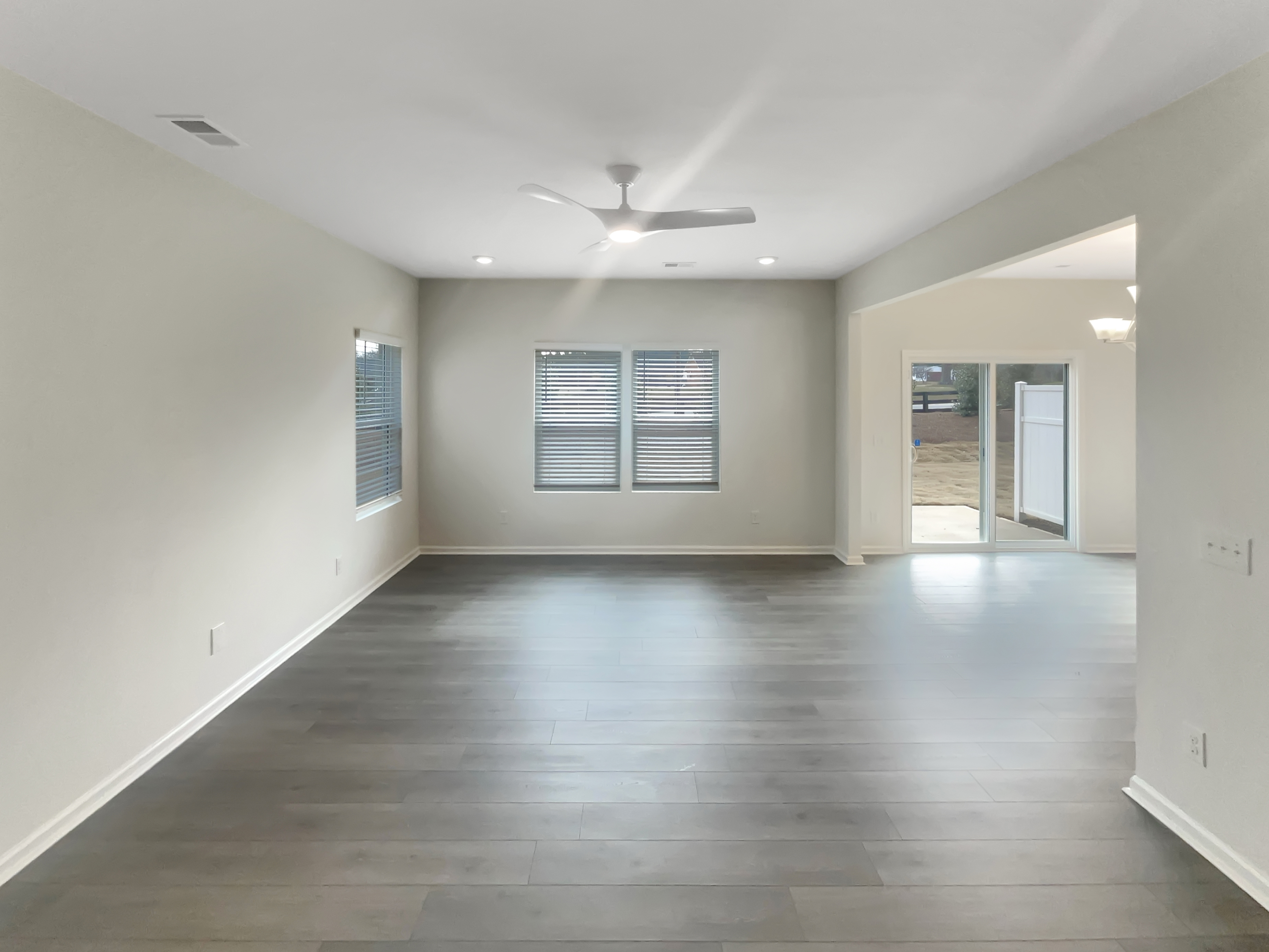 Photo 3 of 24 of 4023 Aster Point Ct, Pfafftown, NC