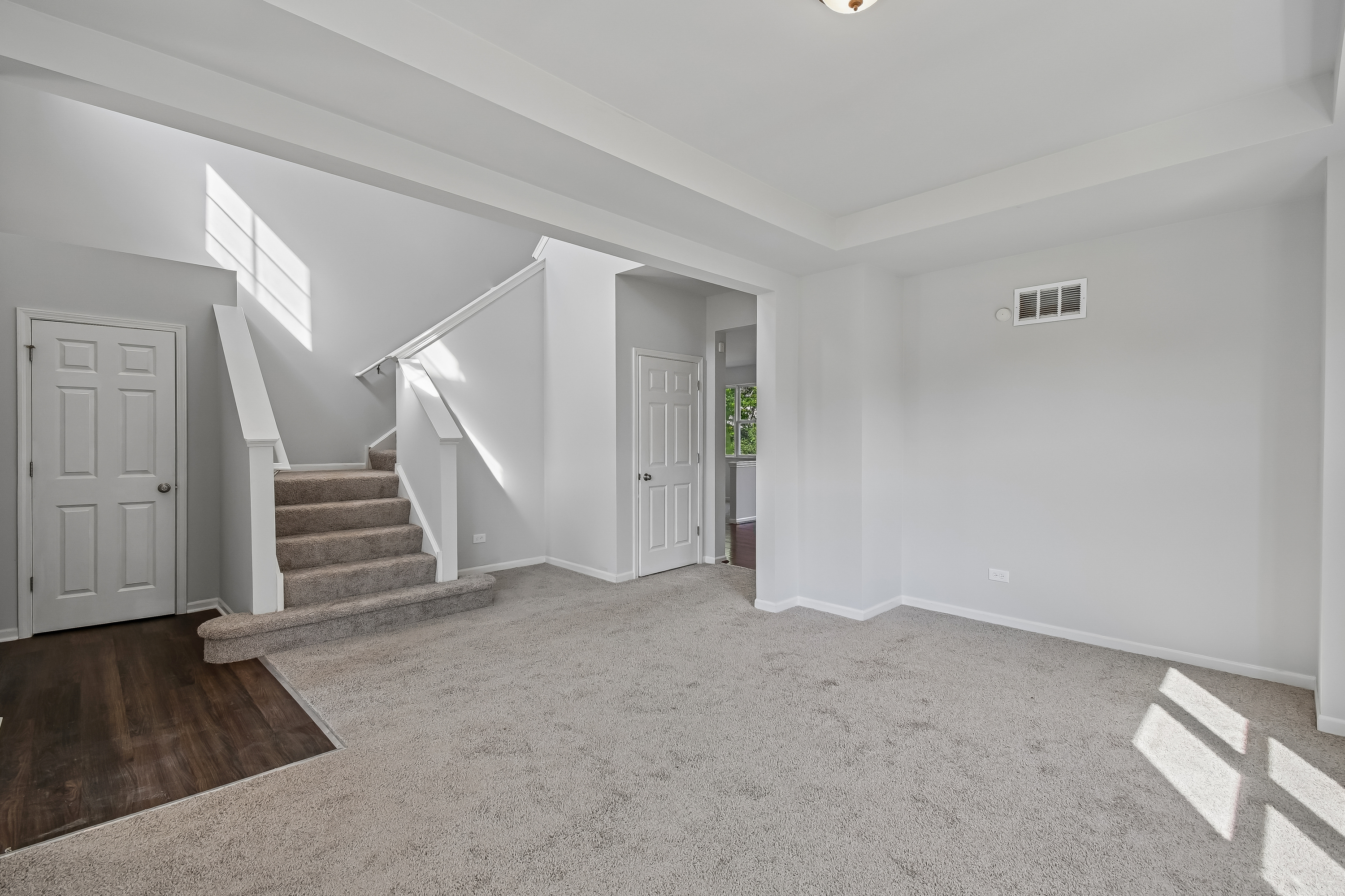 Photo 21 of 69 of 1409 Baltz Dr, Joliet, IL