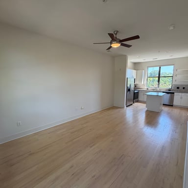 Property photo 3 of 542 N McDowell St