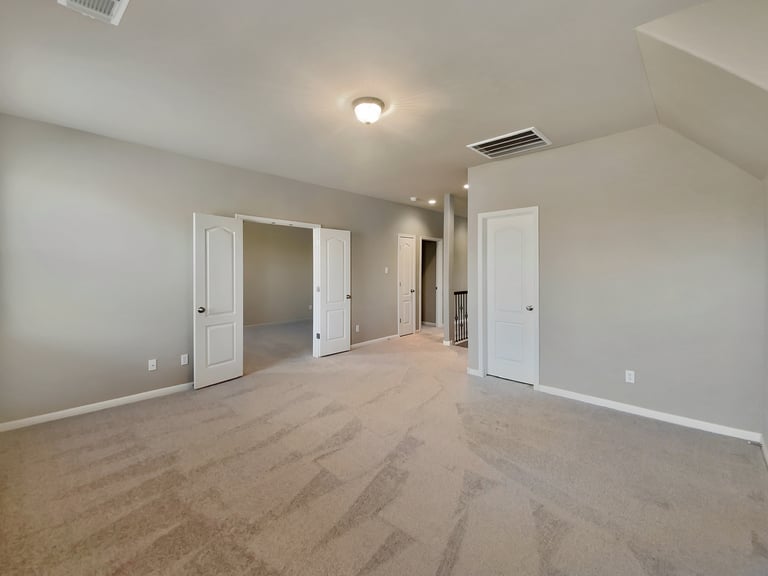 Photo 23 of 35 - 7900 Menler Dr, Austin, TX 78735