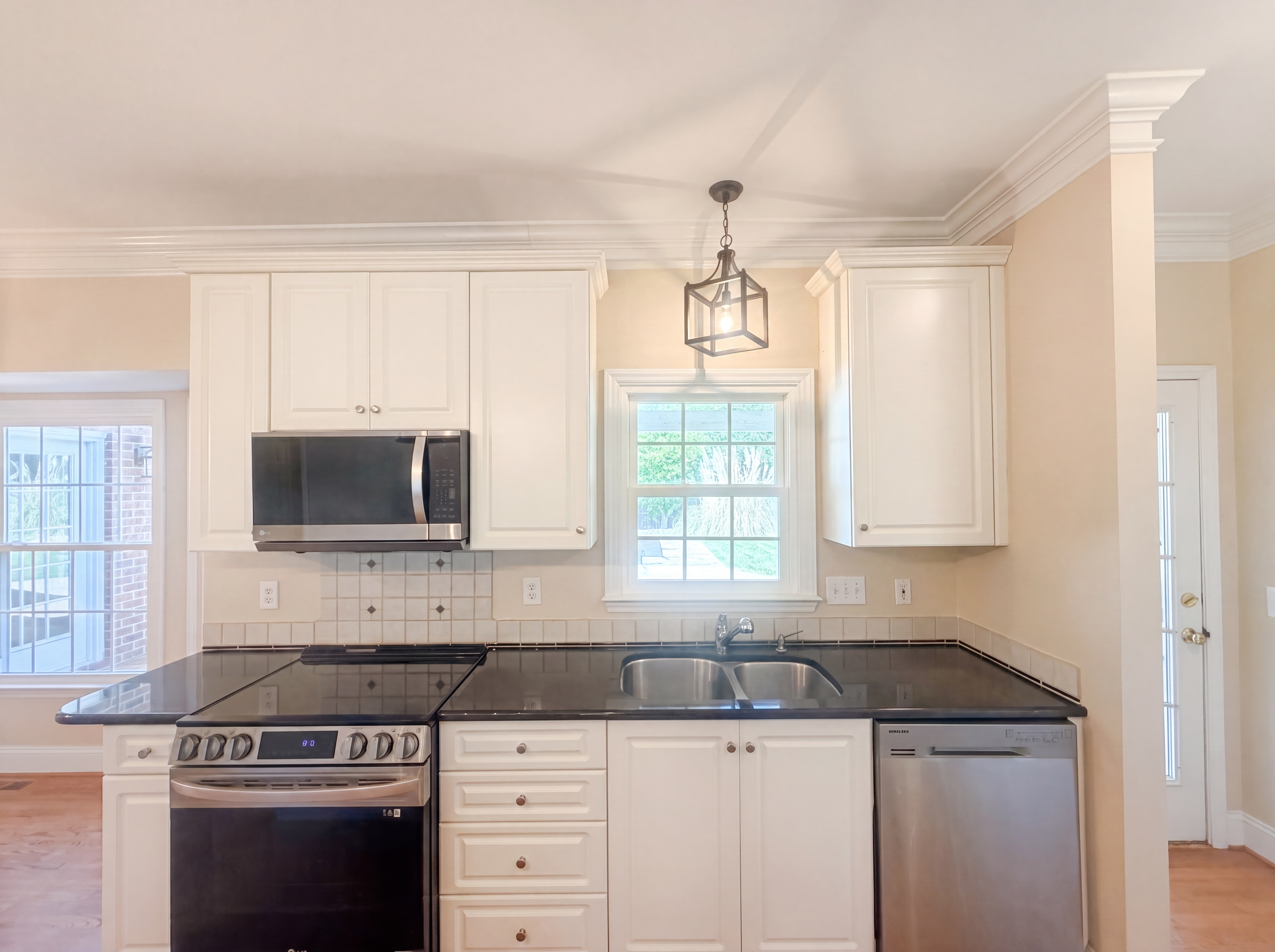 Photo 12 of 38 of 5210 Flintrock Ct, Greensboro, NC