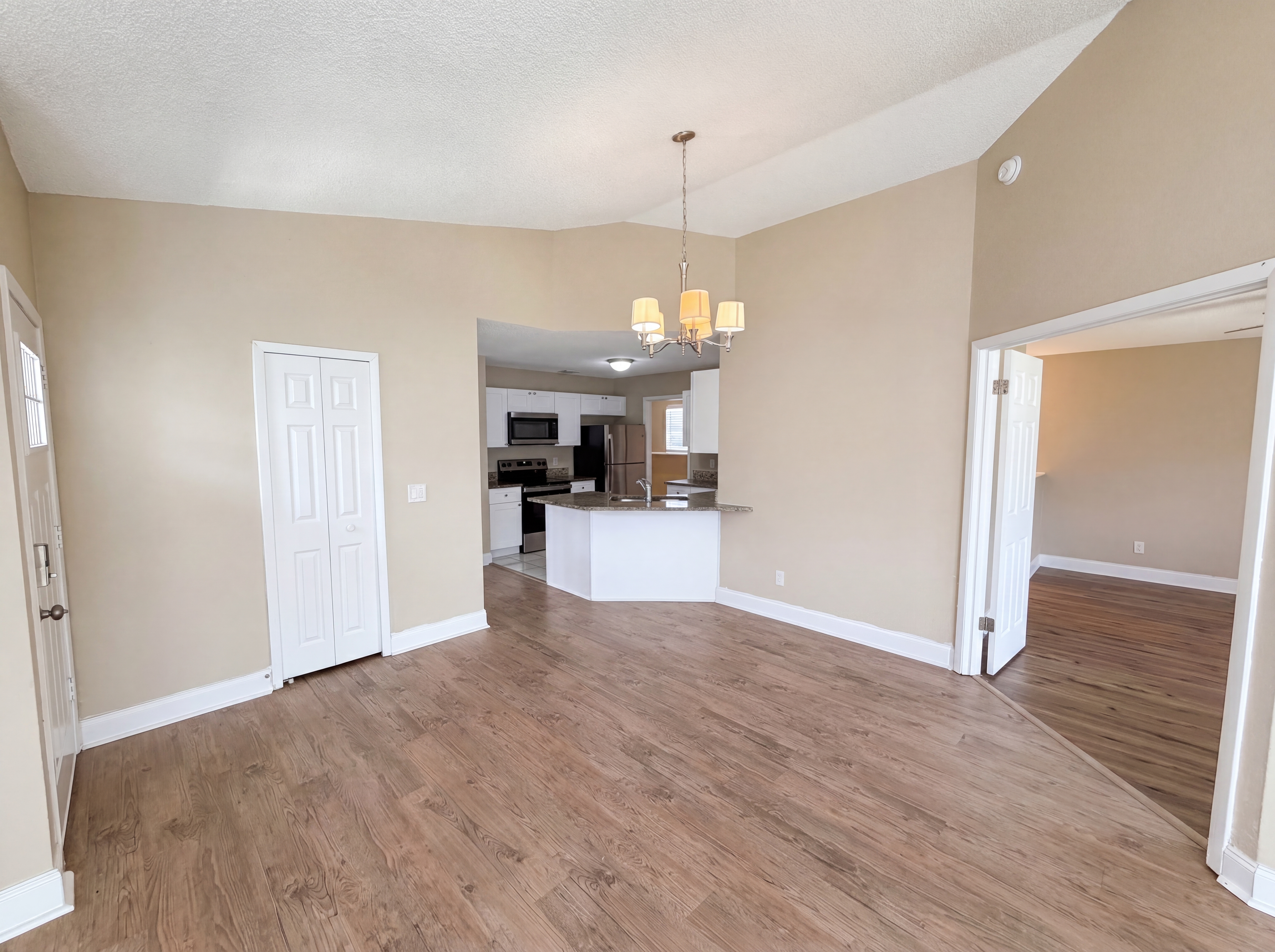 Photo 6 of 25 of 5447 Blueberry Dr, Orlando, FL