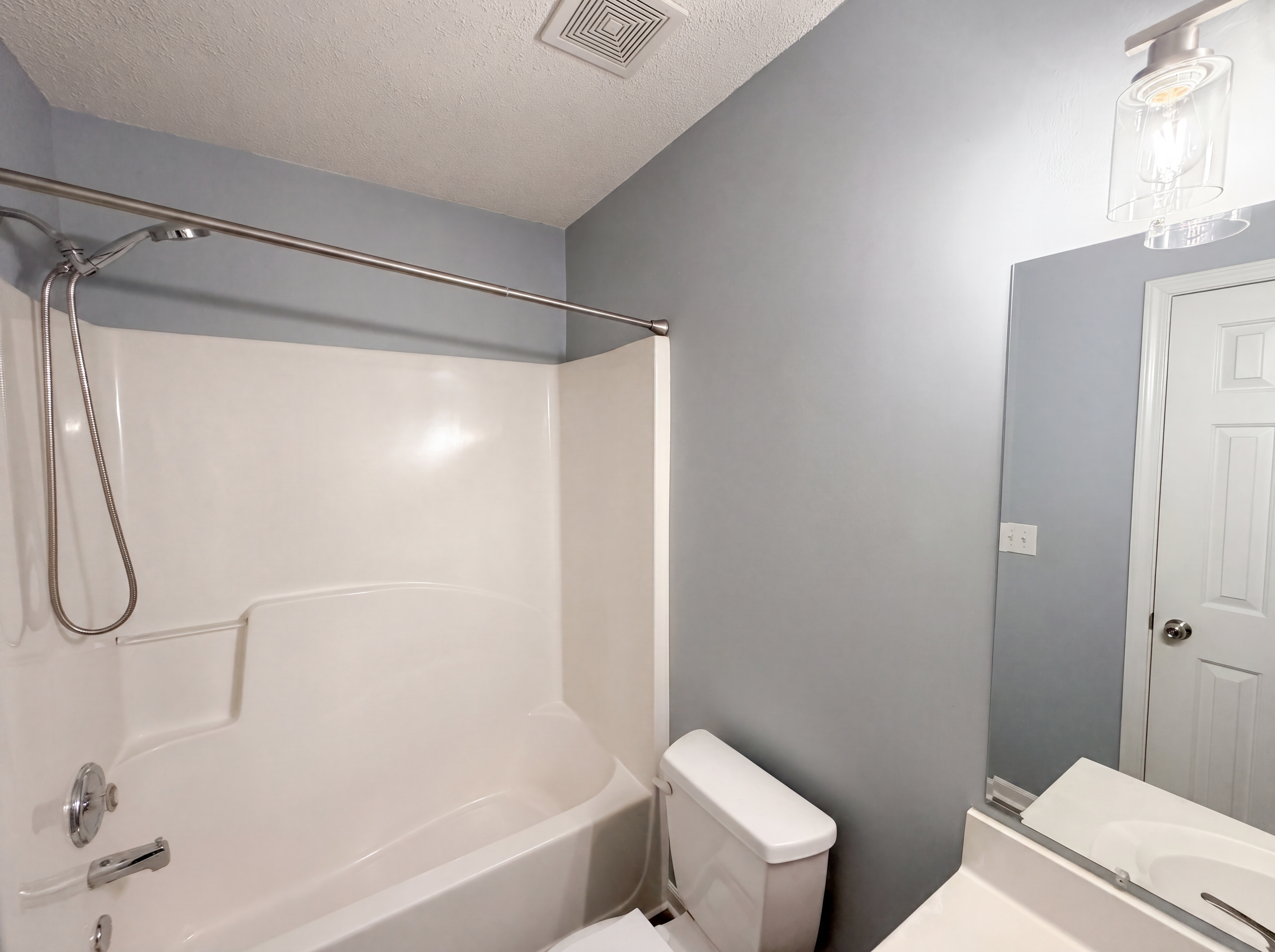 Photo 9 of 17 of 6005 Silkwater Ct, Raleigh, NC