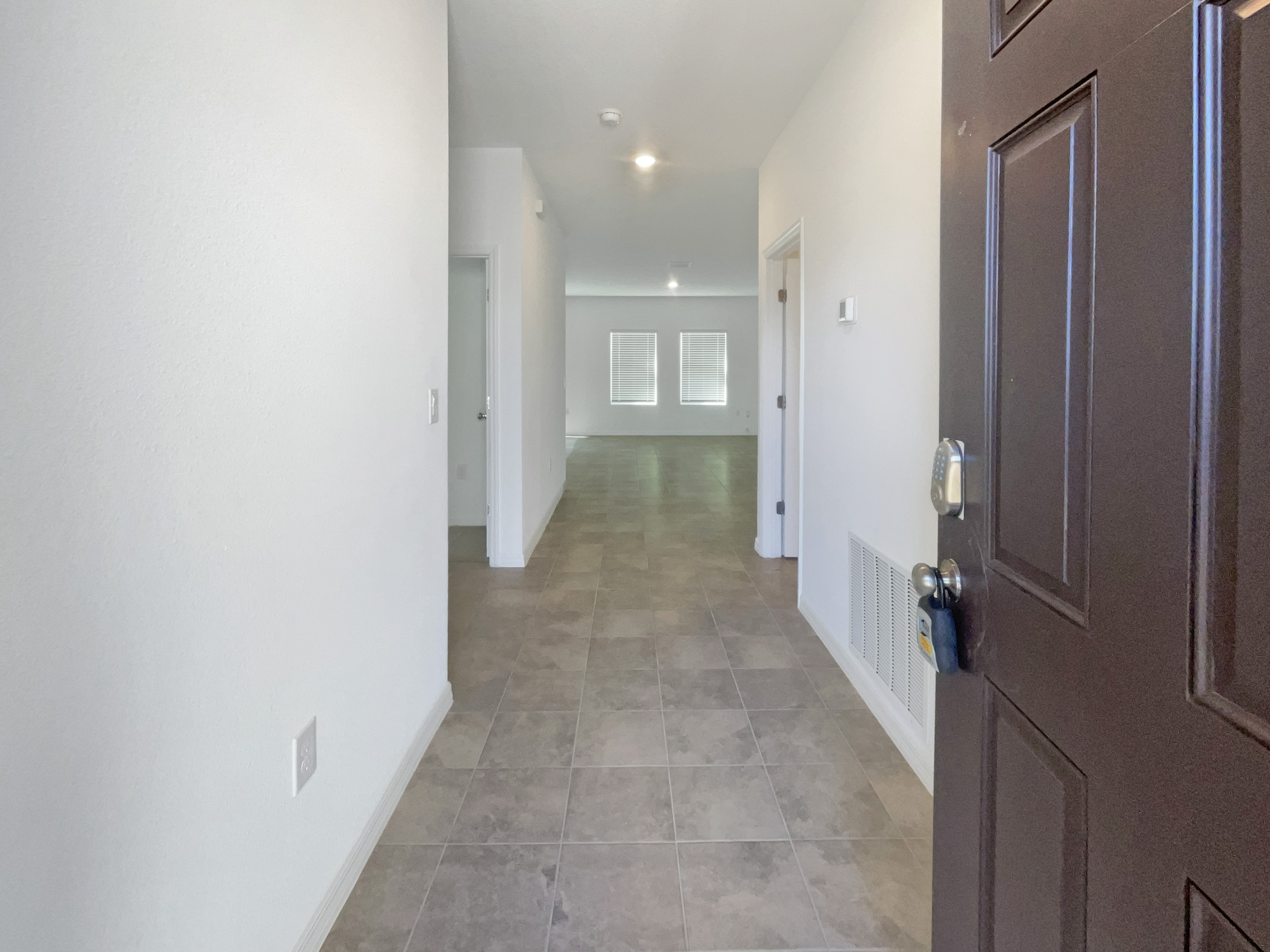 Photo 7 of 22 of 8513 Lilias Cir, Jacksonville, FL
