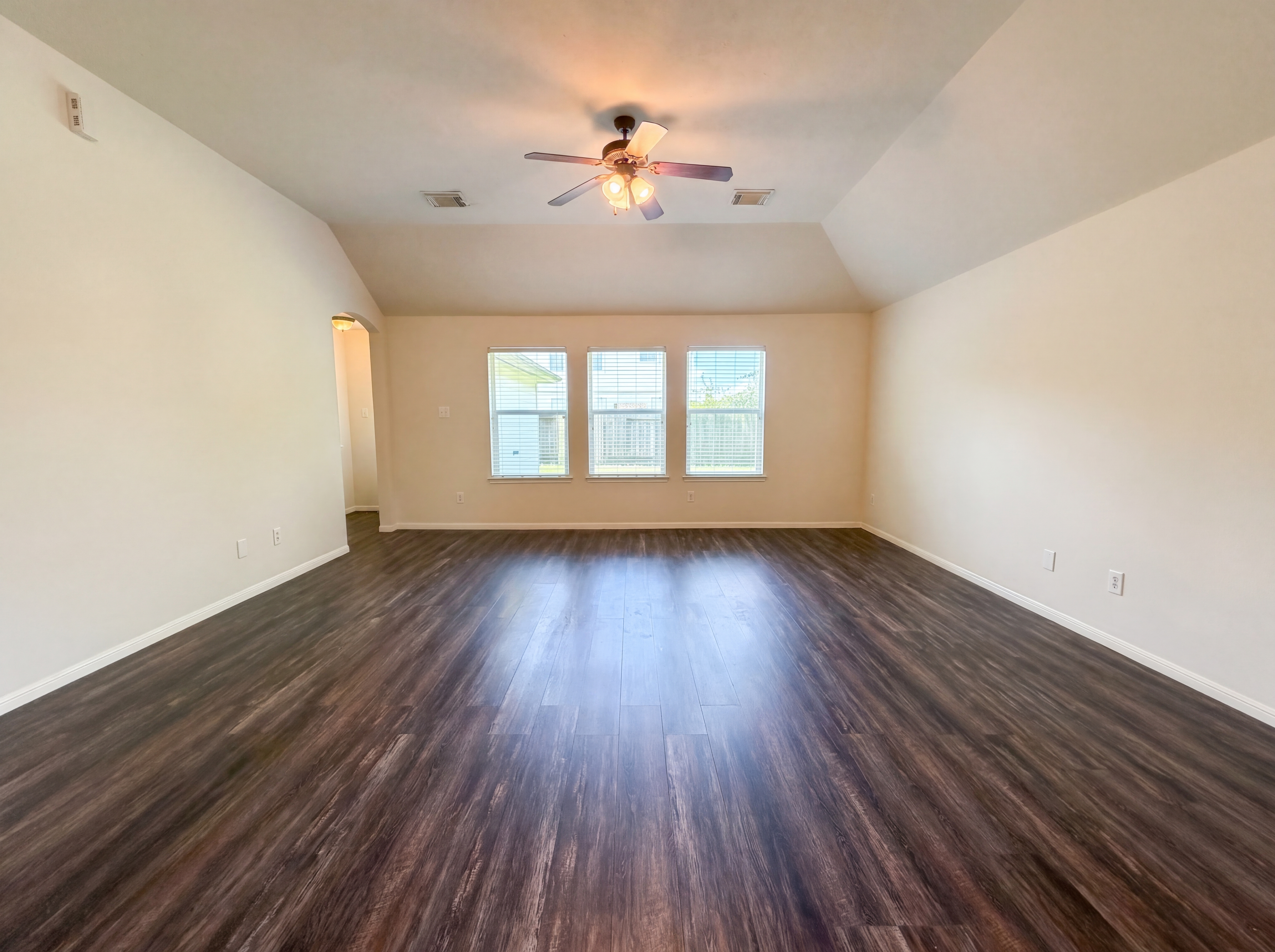 Photo 3 of 18 of 16915 Shoal Park Dr, Cypress, TX