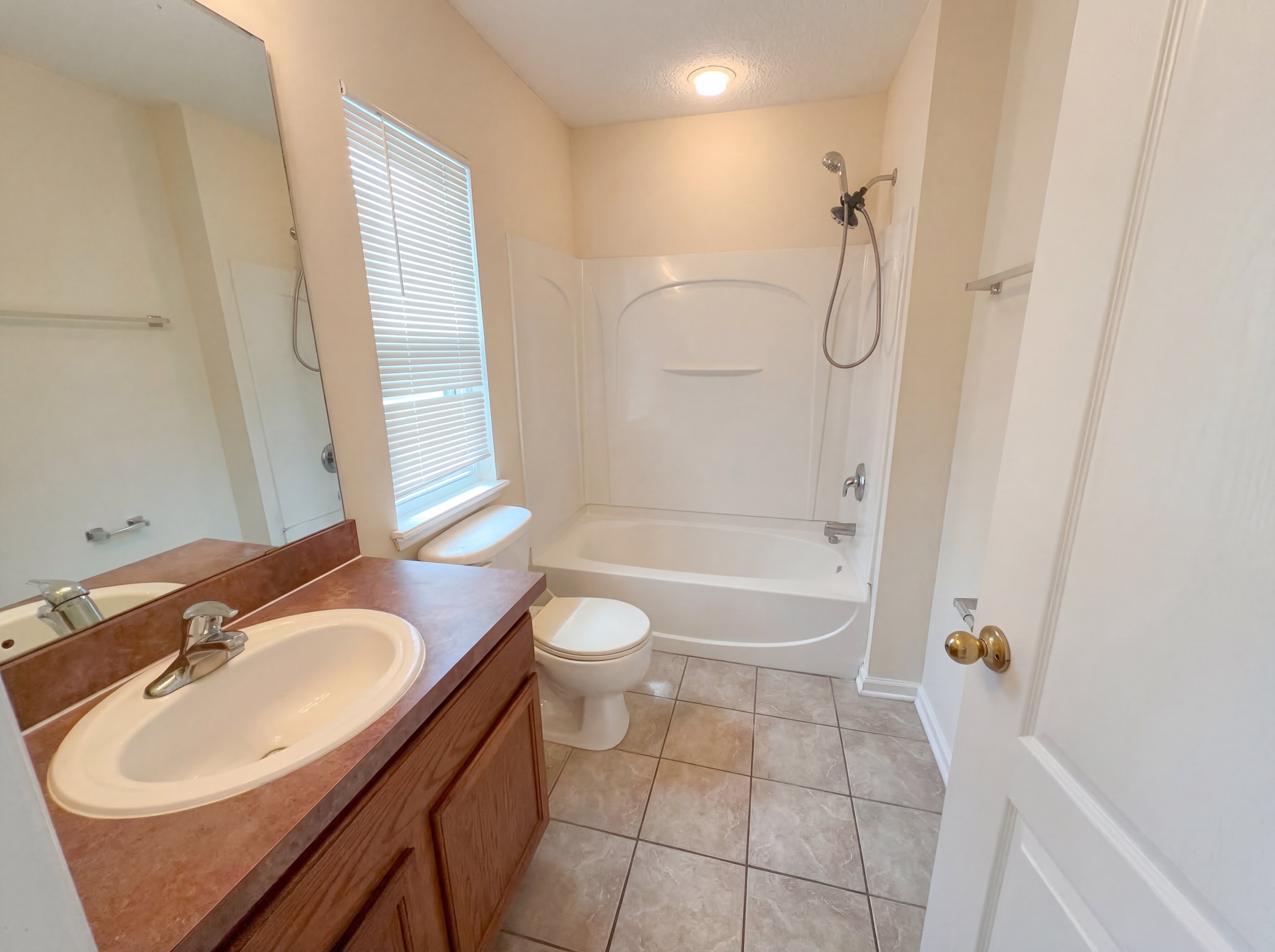 Photo 14 of 17 of 1539 Biscayne Bay Dr, Jacksonville, FL