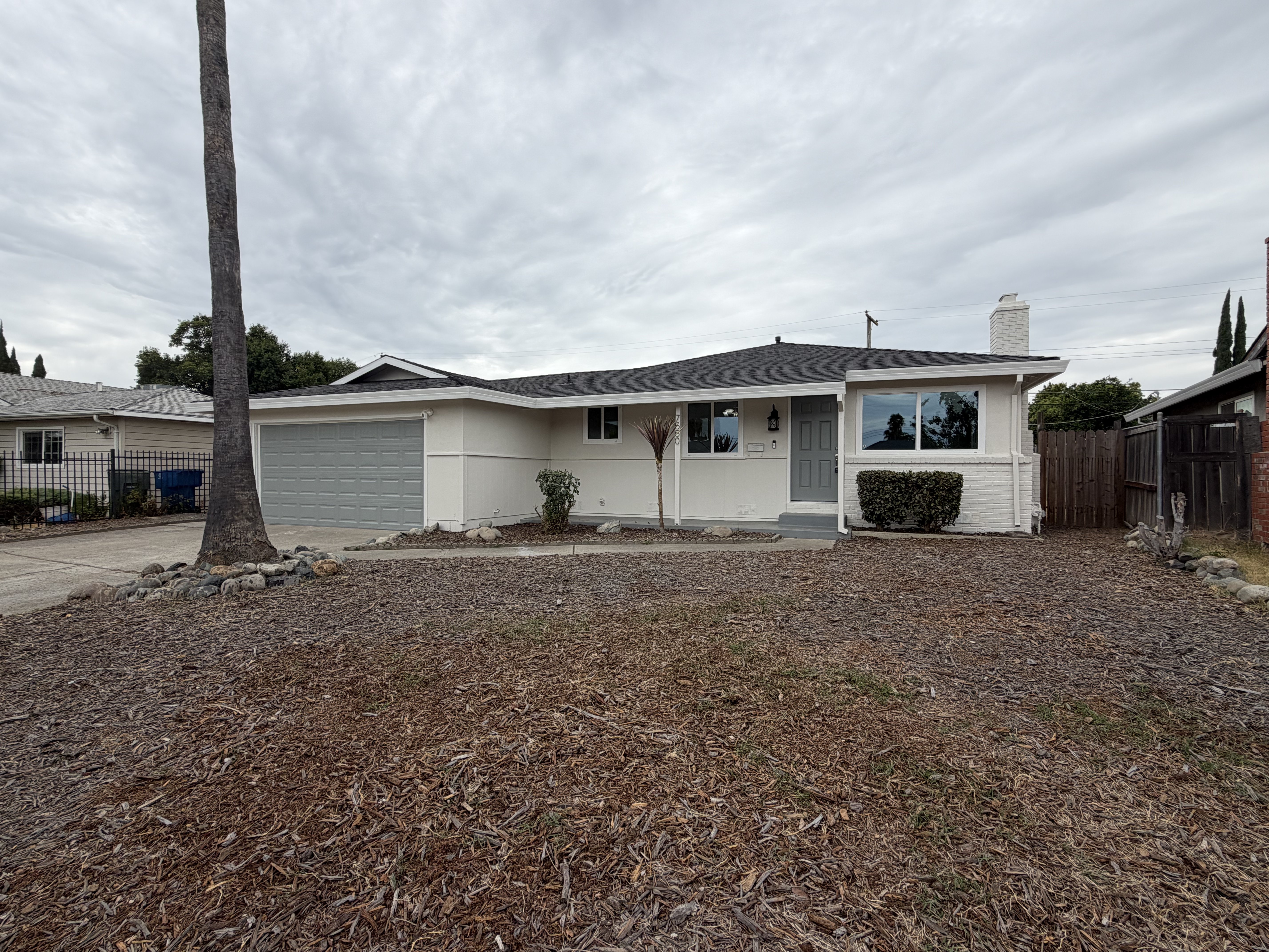 Photo 18 of 22 of 7550 Tamoshanter Way, Sacramento, CA