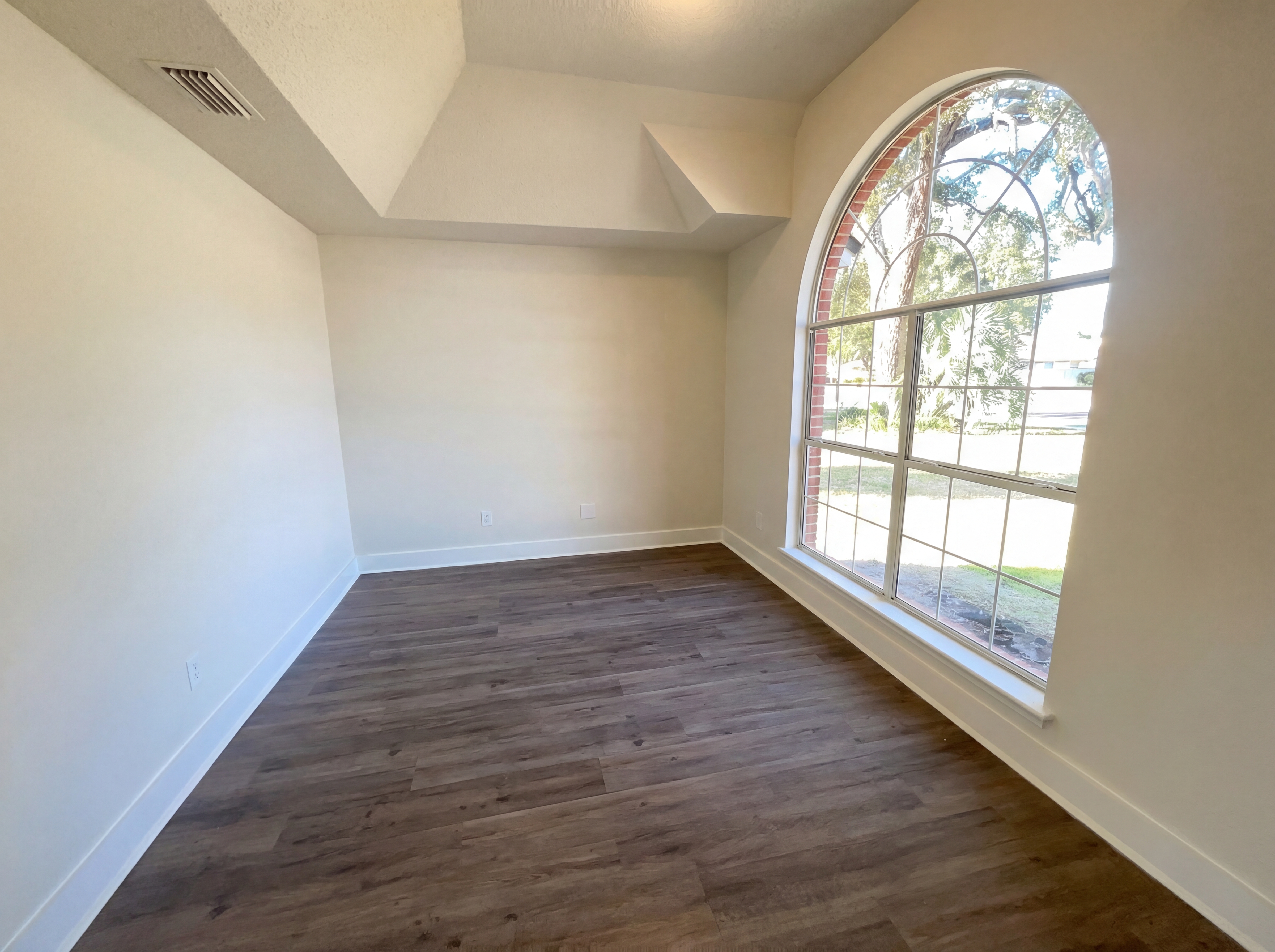 Photo 6 of 22 of 978 Tammy Cove Ln, Jacksonville, FL