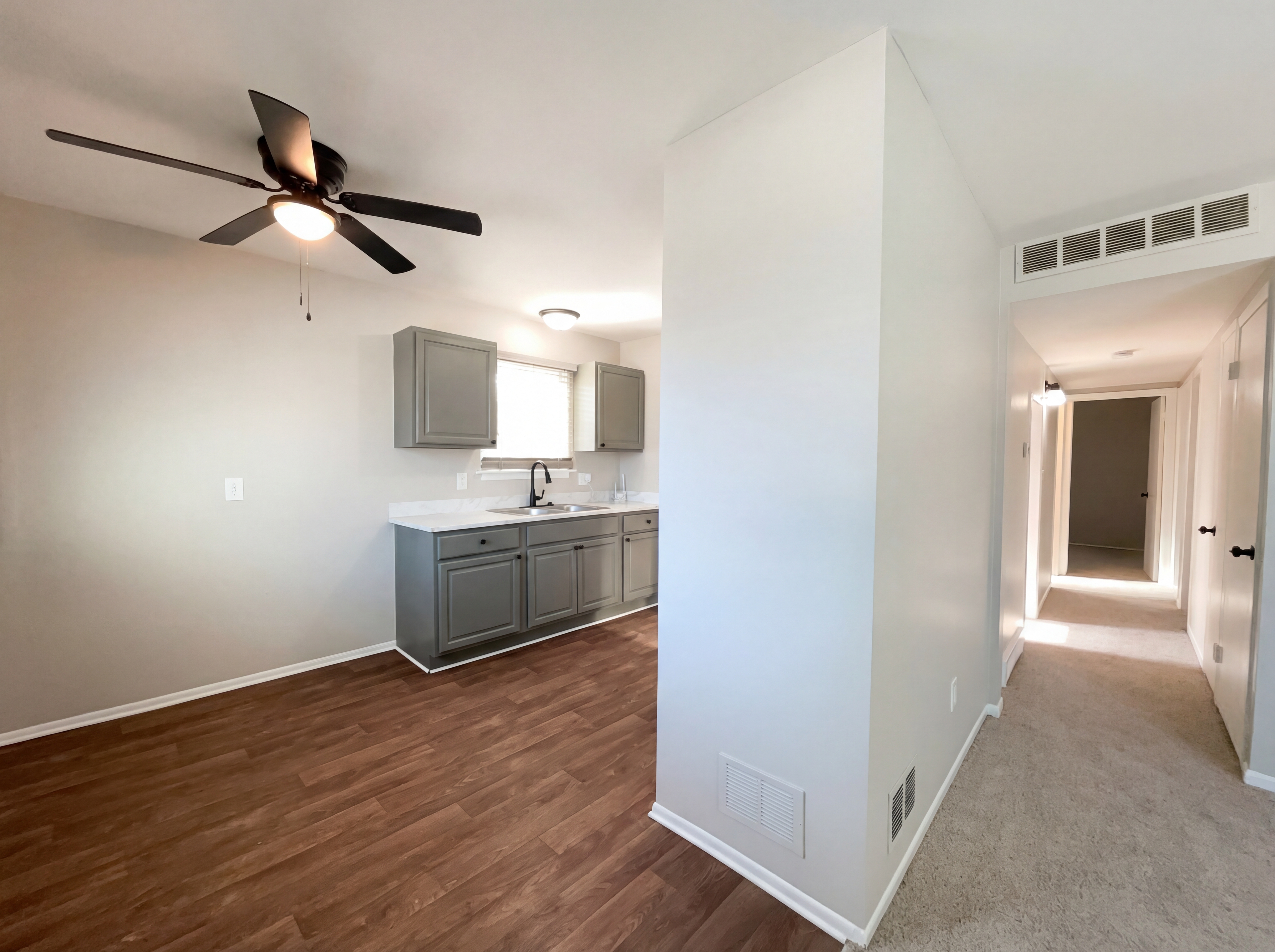 Photo 7 of 17 of 7912 Pine St, Taylor, MI