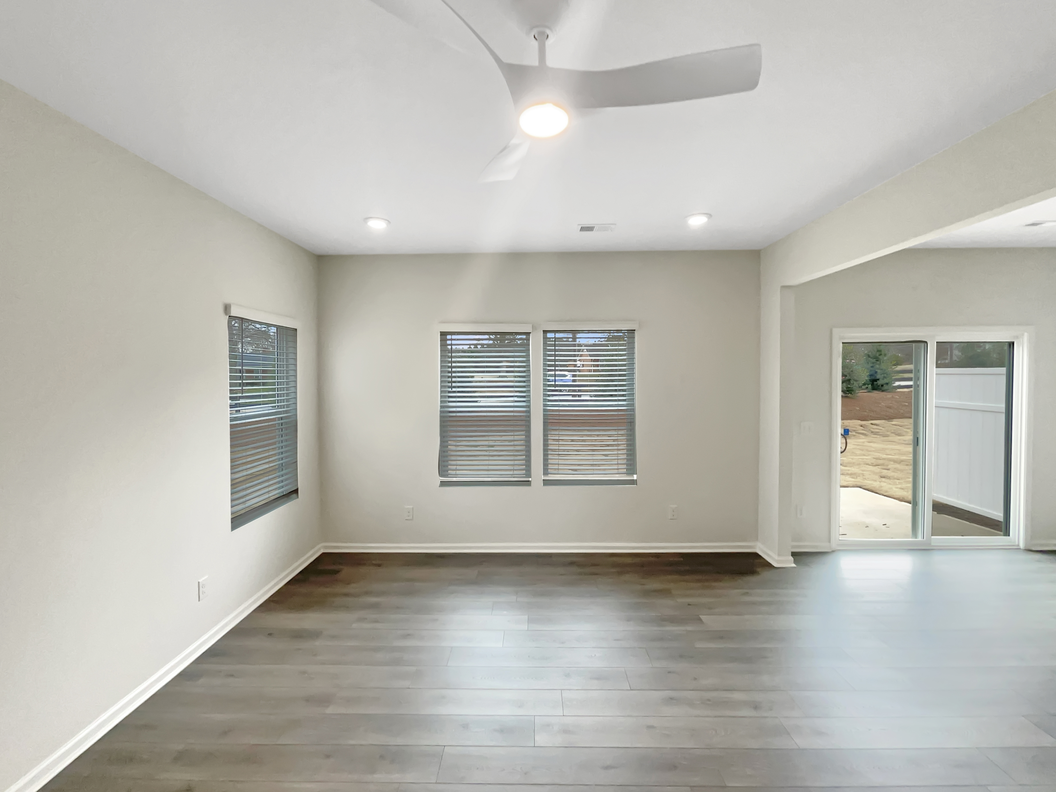 Photo 8 of 24 of 4023 Aster Point Ct, Pfafftown, NC