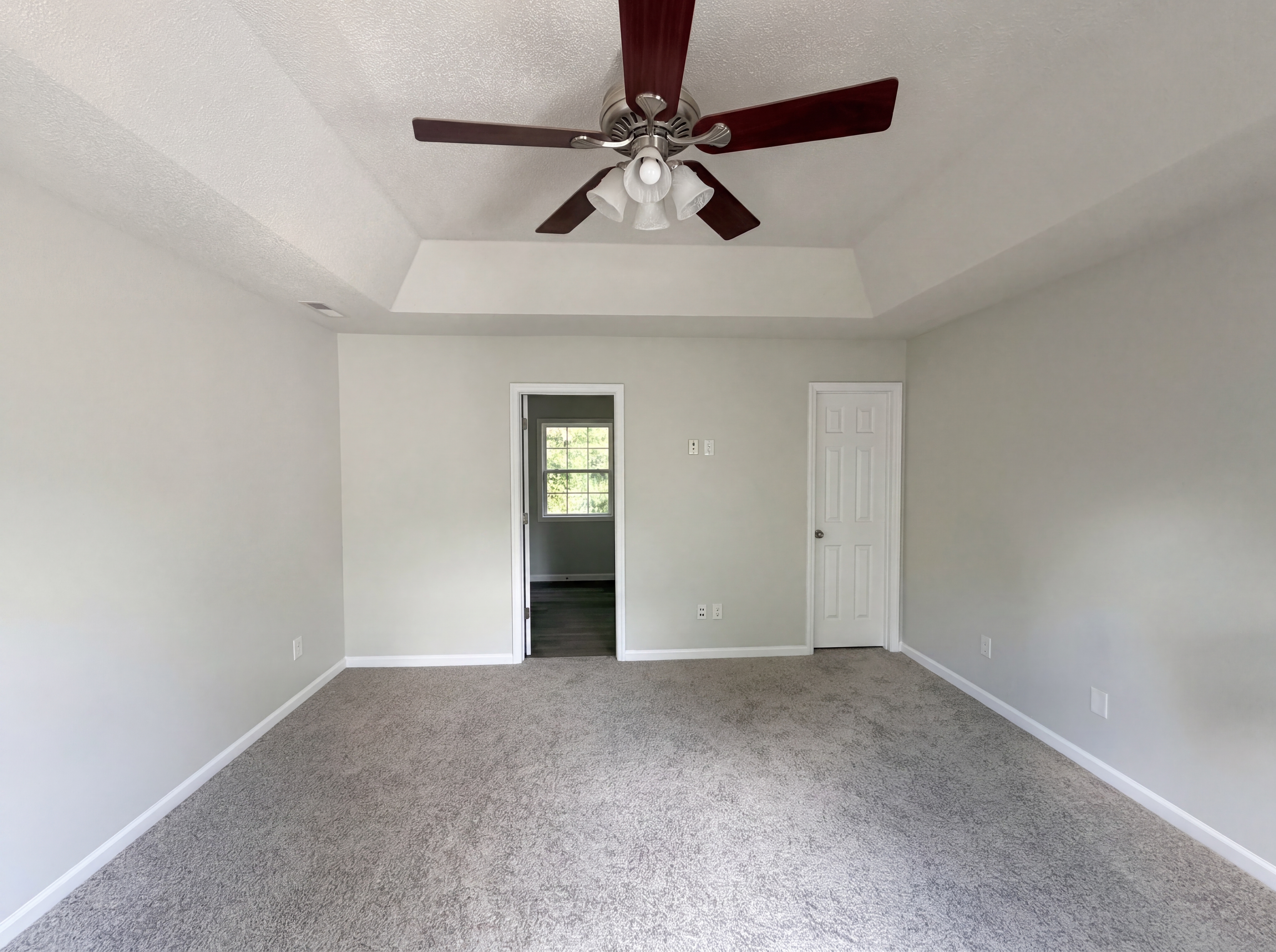 Photo 7 of 18 of 708 Woodgreen Dr, Durham, NC