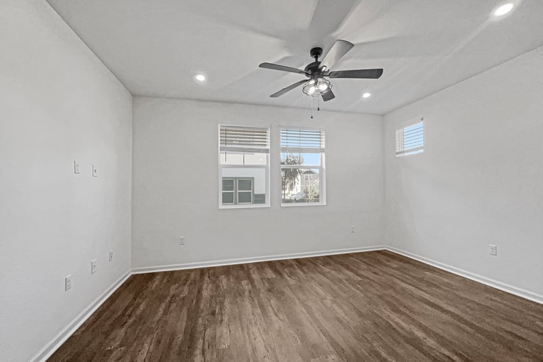 Property photo 3 of 261 Galveston Ln