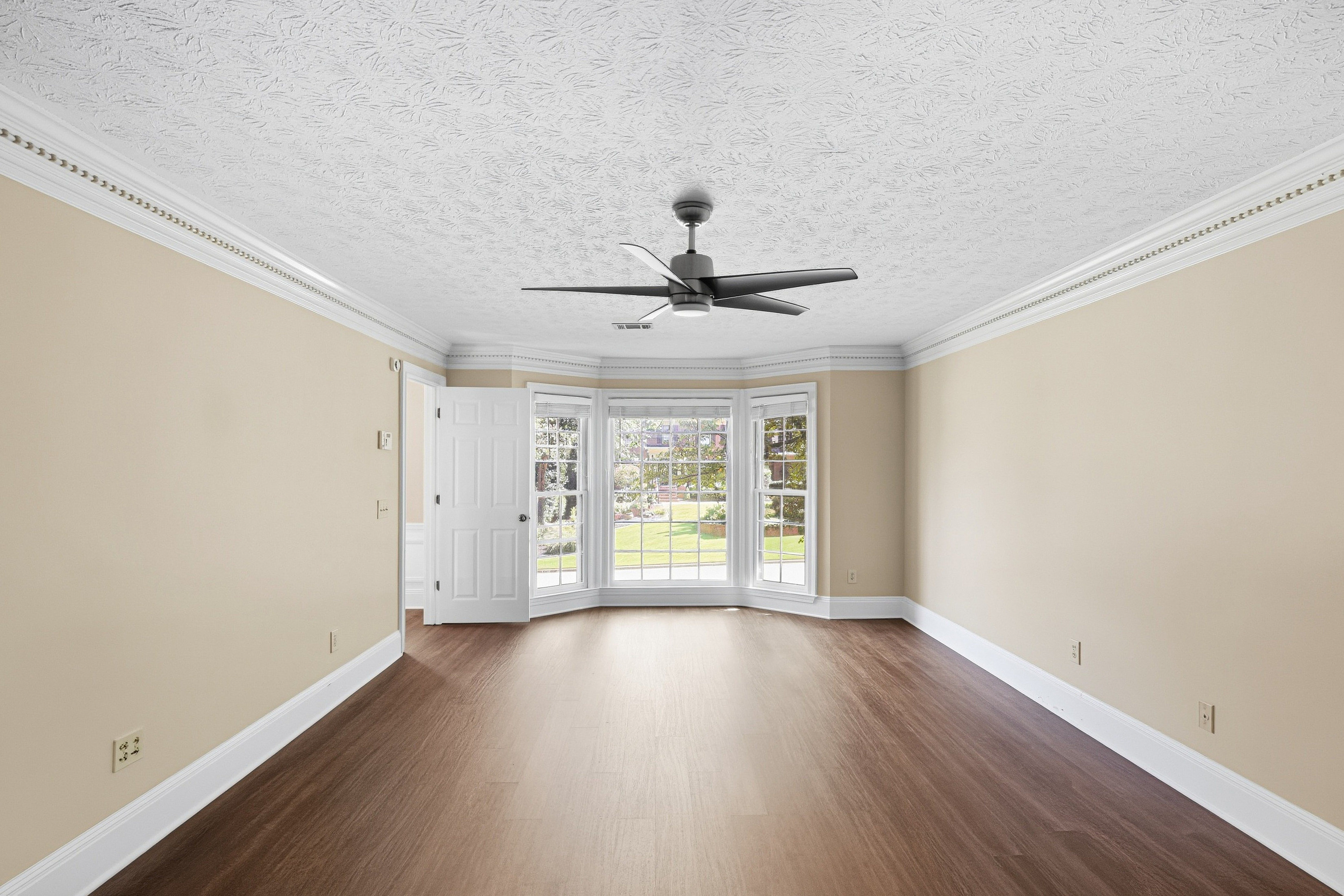 Photo 4 of 54 of 2360 Kimbrough Ct, Sandy Springs, GA