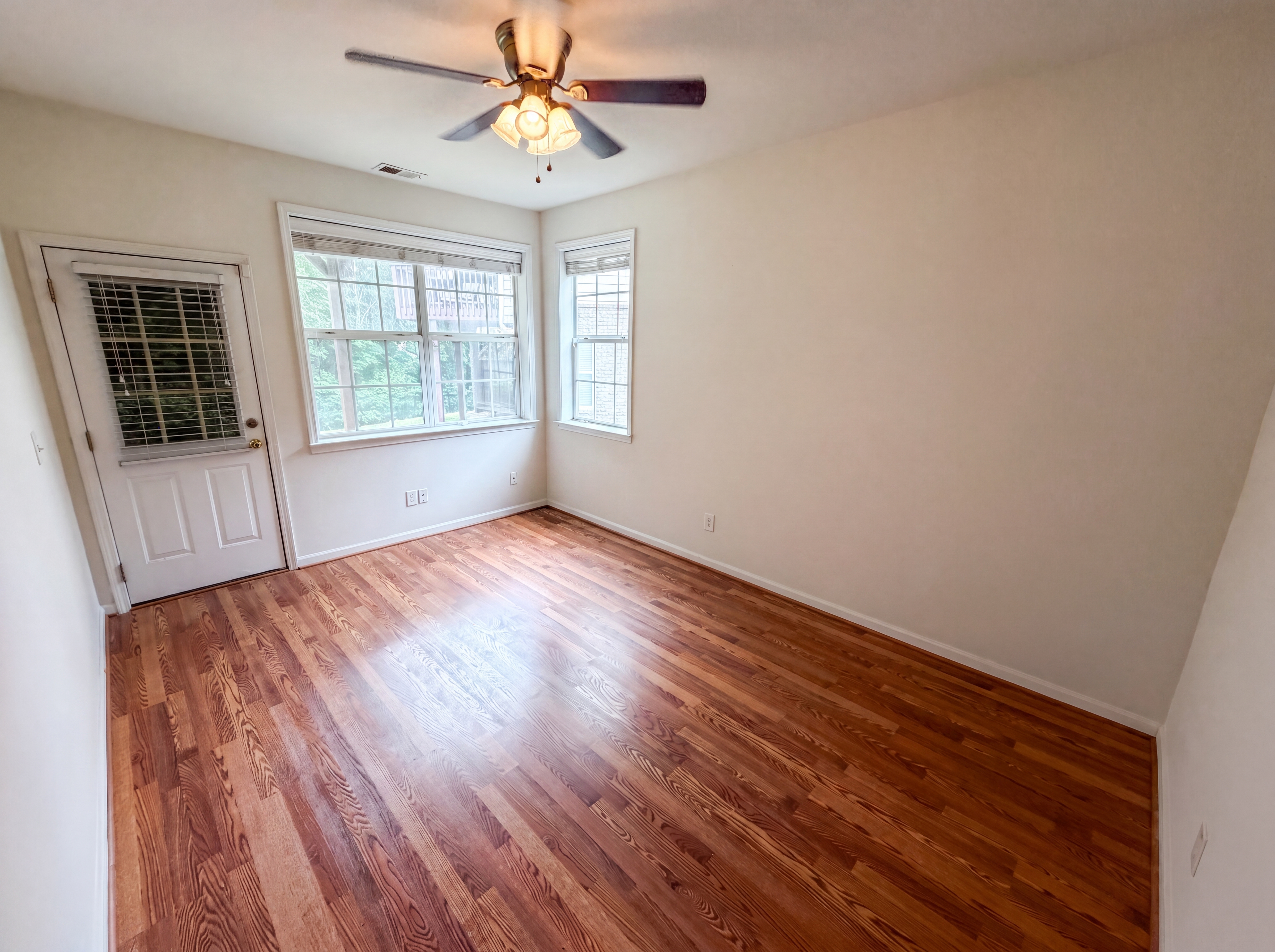 Photo 10 of 29 of 4660 Creekside Villas Way SE, Smyrna, GA