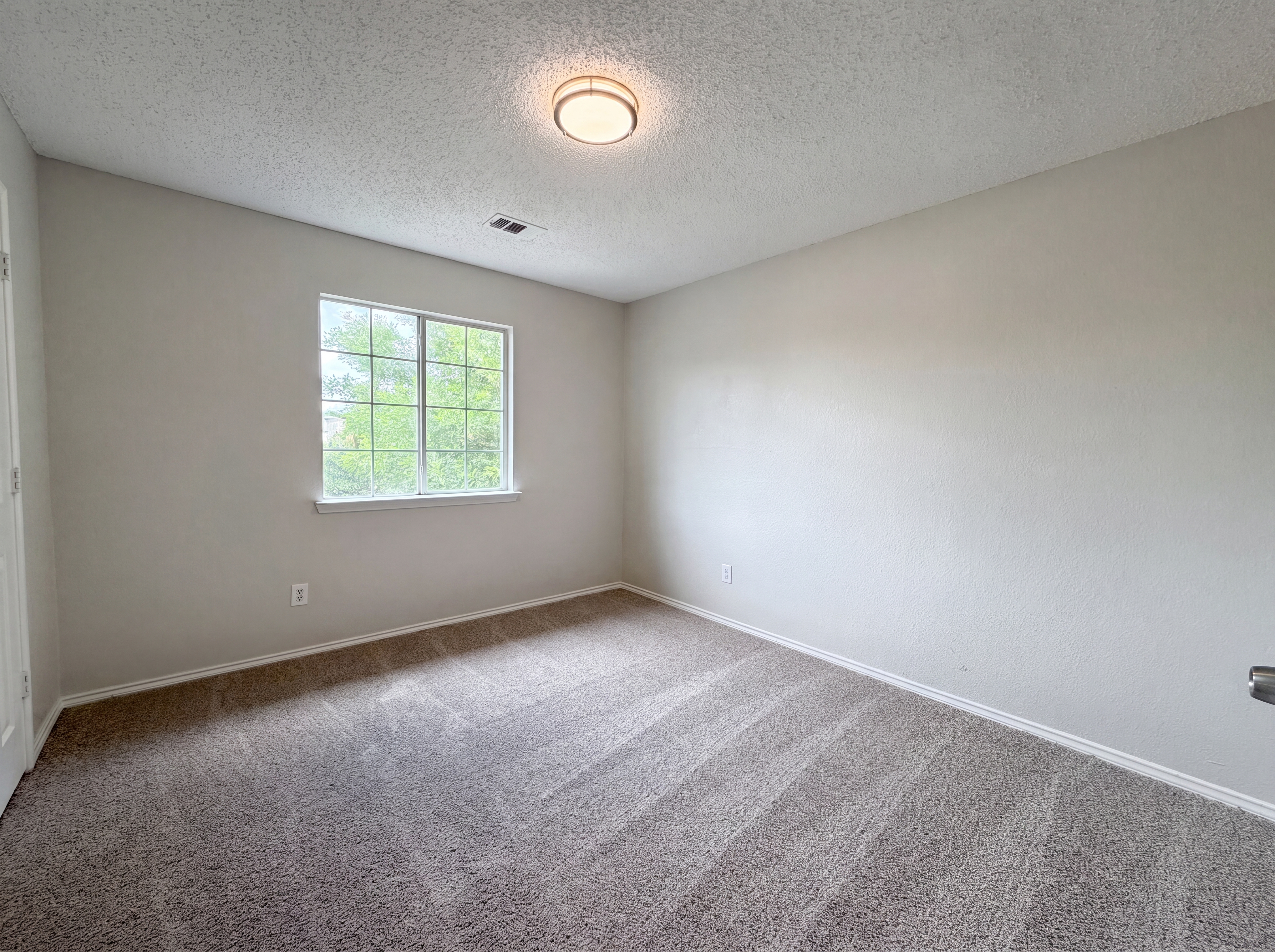 Photo 16 of 31 of 2404 Katina Dr, Flower Mound, TX